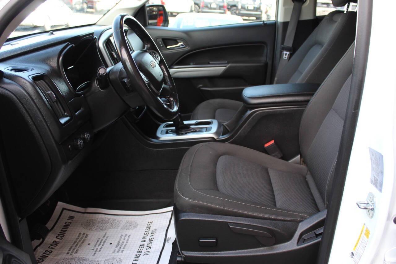 2022 White Chevrolet Colorado LT Crew Cab Long Box 4WD (1GCGTCEN6N1) with an 3.6L V6 3.6L V6 engine, Automatic 8-Speed transmission, located at 4301 NW 39th , Oklahoma City, OK, 73112, (405) 949-5600, 35.512135, -97.598671 - NO DRIVERS LICENCE -NO FULL COVERAGE INSURANCE - NO CREDIT CHECK. COME ON OVER TO SUPERSPORTS, TAKE A LOOK AND TEST DRIVE. PLEASE GIVE US A CALL AT (405) 949-5600. NO LICENCIA DE CONDUCIR - NO SEGURO DE COBERTURA TOTAL - NO VERIFICACION DE CREDITO. VISITENOS EN SUPERSPORTS, MIRE NUESTRO - Photo#14