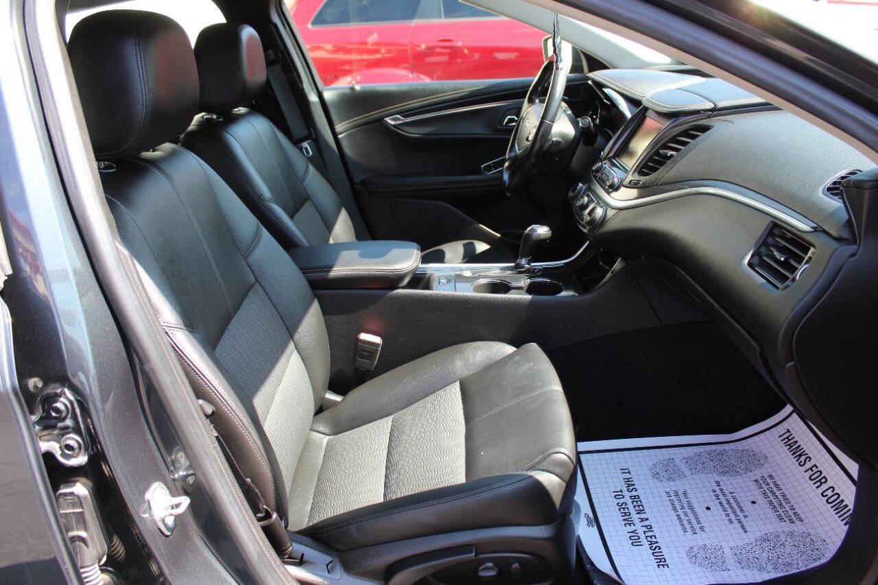 2018 Charcoal Chevrolet Impala LT (2G1105S3XJ9) with an 3.6L V6 DOHC 24V engine, 6A transmission, located at 4301 NW 39th , Oklahoma City, OK, 73112, (405) 949-5600, 35.512135, -97.598671 - NO DRIVERS LICENCE -NO FULL COVERAGE INSURANCE - NO CREDIT CHECK. COME ON OVER TO SUPERSPORTS, TAKE A LOOK AND TEST DRIVE. PLEASE GIVE US A CALL AT (405) 949-5600. NO LICENCIA DE CONDUCIR - NO SEGURO DE COBERTURA TOTAL - NO VERIFICACION DE CREDITO. VISITENOS EN SUPERSPORTS, MIRE N - Photo#8