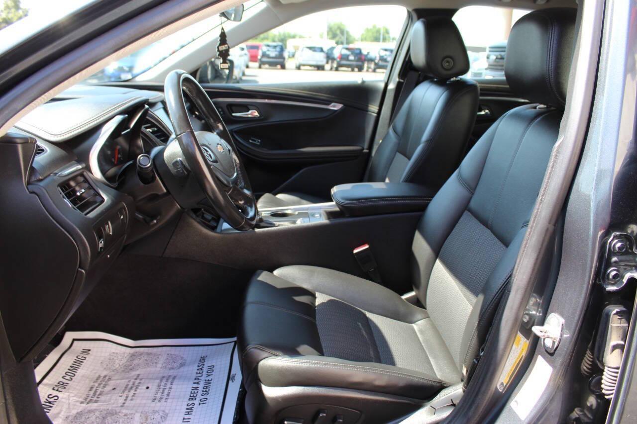 2018 Charcoal Chevrolet Impala LT (2G1105S3XJ9) with an 3.6L V6 DOHC 24V engine, 6A transmission, located at 4301 NW 39th , Oklahoma City, OK, 73112, (405) 949-5600, 35.512135, -97.598671 - NO DRIVERS LICENCE -NO FULL COVERAGE INSURANCE - NO CREDIT CHECK. COME ON OVER TO SUPERSPORTS, TAKE A LOOK AND TEST DRIVE. PLEASE GIVE US A CALL AT (405) 949-5600. NO LICENCIA DE CONDUCIR - NO SEGURO DE COBERTURA TOTAL - NO VERIFICACION DE CREDITO. VISITENOS EN SUPERSPORTS, MIRE N - Photo#15
