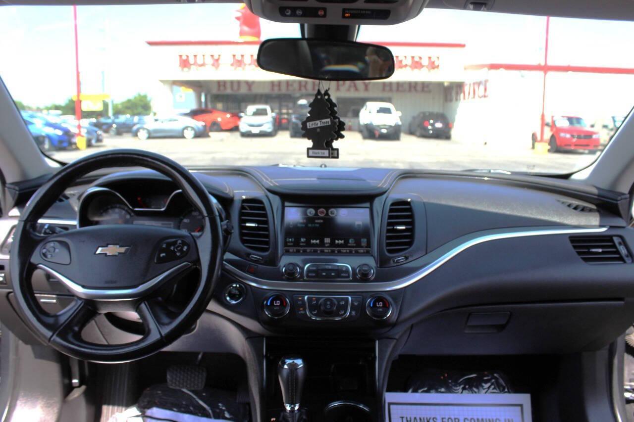 2018 Charcoal Chevrolet Impala LT (2G1105S3XJ9) with an 3.6L V6 DOHC 24V engine, 6A transmission, located at 4301 NW 39th , Oklahoma City, OK, 73112, (405) 949-5600, 35.512135, -97.598671 - NO DRIVERS LICENCE -NO FULL COVERAGE INSURANCE - NO CREDIT CHECK. COME ON OVER TO SUPERSPORTS, TAKE A LOOK AND TEST DRIVE. PLEASE GIVE US A CALL AT (405) 949-5600. NO LICENCIA DE CONDUCIR - NO SEGURO DE COBERTURA TOTAL - NO VERIFICACION DE CREDITO. VISITENOS EN SUPERSPORTS, MIRE N - Photo#17