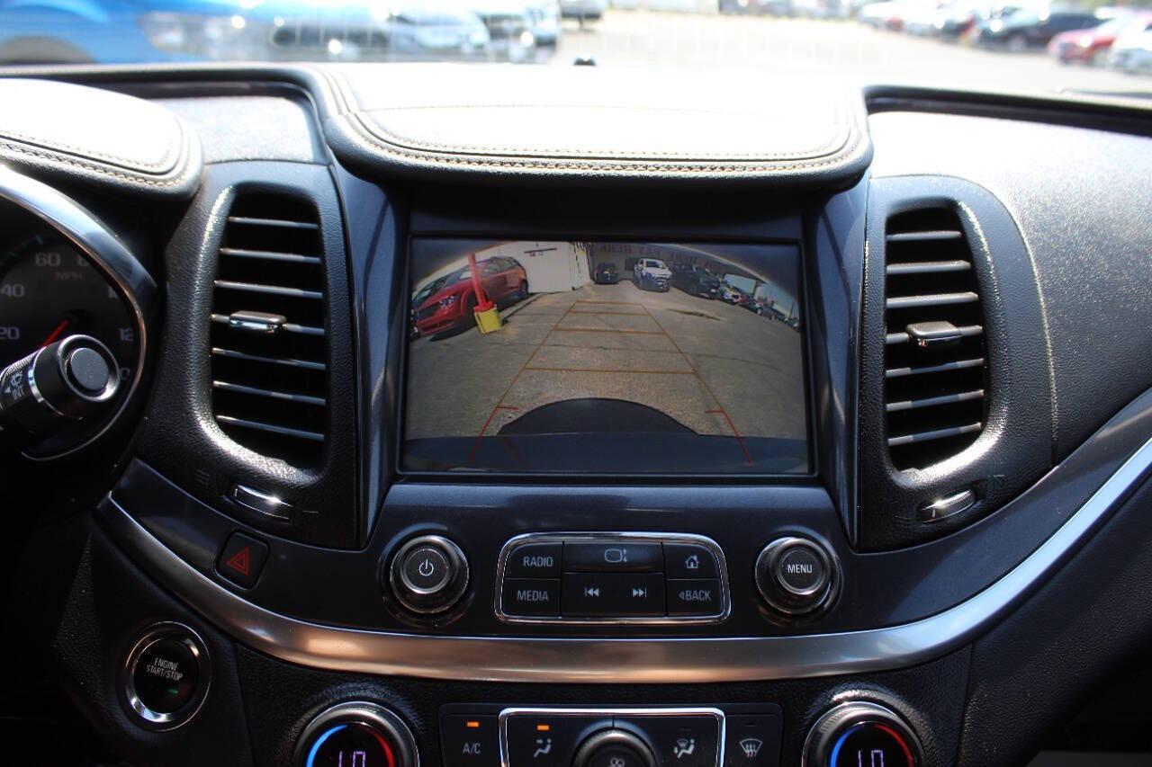 2018 Charcoal Chevrolet Impala LT (2G1105S3XJ9) with an 3.6L V6 DOHC 24V engine, 6A transmission, located at 4301 NW 39th , Oklahoma City, OK, 73112, (405) 949-5600, 35.512135, -97.598671 - NO DRIVERS LICENCE -NO FULL COVERAGE INSURANCE - NO CREDIT CHECK. COME ON OVER TO SUPERSPORTS, TAKE A LOOK AND TEST DRIVE. PLEASE GIVE US A CALL AT (405) 949-5600. NO LICENCIA DE CONDUCIR - NO SEGURO DE COBERTURA TOTAL - NO VERIFICACION DE CREDITO. VISITENOS EN SUPERSPORTS, MIRE N - Photo#18