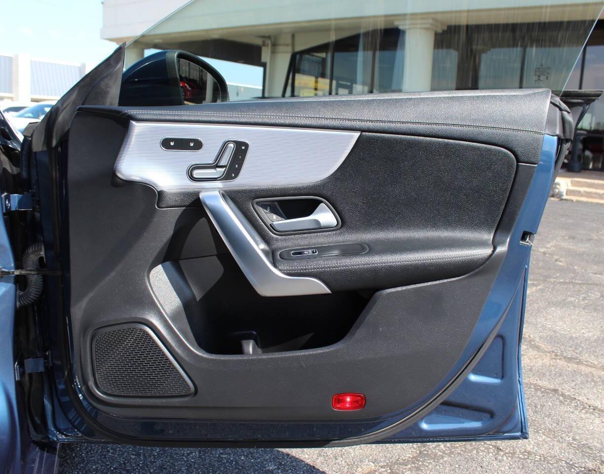 2020 Blue Mercedes-Benz CLA CLA250 (W1K5J4GB1LN) with an 2.0L I4 Turbocharger 2.0L I4 engine, Automatic 7-Speed transmission, located at 4301 NW 39th , Oklahoma City, OK, 73112, (405) 949-5600, 35.512135, -97.598671 - NO DRIVERS LICENCE -NO FULL COVERAGE INSURANCE - NO CREDIT CHECK. COME ON OVER TO SUPERSPORTS, TAKE A LOOK AND TEST DRIVE. PLEASE GIVE US A CALL AT (405) 949-5600. NO LICENCIA DE CONDUCIR - NO SEGURO DE COBERTURA TOTAL - NO VERIFICACION DE CREDITO. VISITENOS EN SUPERSPORTS, MIRE NUESTRO - Photo#9