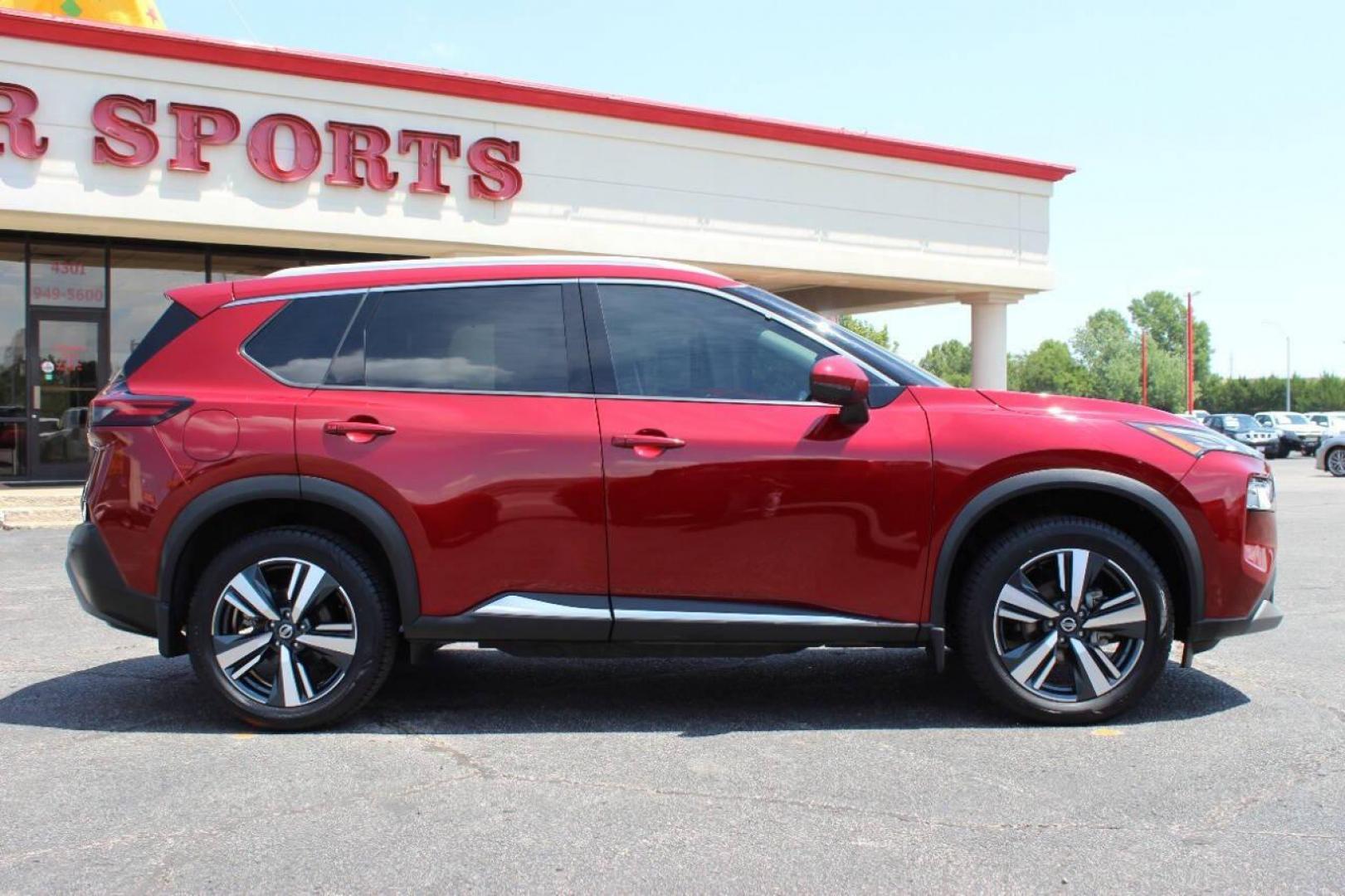 2021 Red Nissan Rogue SL (5N1AT3CA3MC) with an 2.5L L4 DOHC 16V engine, CVT transmission, located at 4301 NW 39th , Oklahoma City, OK, 73112, (405) 949-5600, 35.512135, -97.598671 - NO DRIVERS LICENCE -NO FULL COVERAGE INSURANCE - NO CREDIT CHECK. COME ON OVER TO SUPERSPORTS, TAKE A LOOK AND TEST DRIVE. PLEASE GIVE US A CALL AT (405) 949-5600. NO LICENCIA DE CONDUCIR - NO SEGURO DE COBERTURA TOTAL - NO VERIFICACION DE CREDITO. VISITENOS EN SUPERSPORTS, MIRE NU - Photo#3