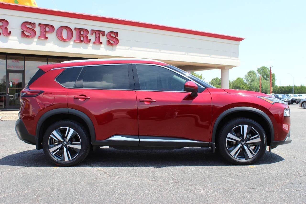 2021 Red Nissan Rogue SL (5N1AT3CA3MC) with an 2.5L L4 DOHC 16V engine, CVT transmission, located at 4301 NW 39th , Oklahoma City, OK, 73112, (405) 949-5600, 35.512135, -97.598671 - NO DRIVERS LICENCE -NO FULL COVERAGE INSURANCE - NO CREDIT CHECK. COME ON OVER TO SUPERSPORTS, TAKE A LOOK AND TEST DRIVE. PLEASE GIVE US A CALL AT (405) 949-5600. NO LICENCIA DE CONDUCIR - NO SEGURO DE COBERTURA TOTAL - NO VERIFICACION DE CREDITO. VISITENOS EN SUPERSPORTS, MIRE NU - Photo#2