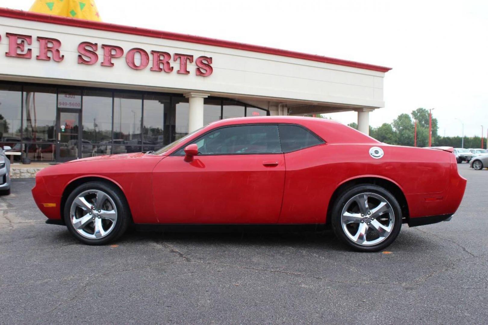 2012 Red Dodge Challenger R/T (2C3CDYBT0CH) with an 5.7L V8 OHV 16V engine, 4-Speed Automatic transmission, located at 4301 NW 39th , Oklahoma City, OK, 73112, (405) 949-5600, 35.512135, -97.598671 - NO DRIVERS LICENCE -NO FULL COVERAGE INSURANCE - NO CREDIT CHECK. COME ON OVER TO SUPERSPORTS, TAKE A LOOK AND TEST DRIVE. PLEASE GIVE US A CALL AT (405) 949-5600. NO LICENCIA DE CONDUCIR - NO SEGURO DE COBERTURA TOTAL - NO VERIFICACION DE CREDITO. VISITENOS EN SUPERSPORTS, MIRE NUESTRO - Photo#6