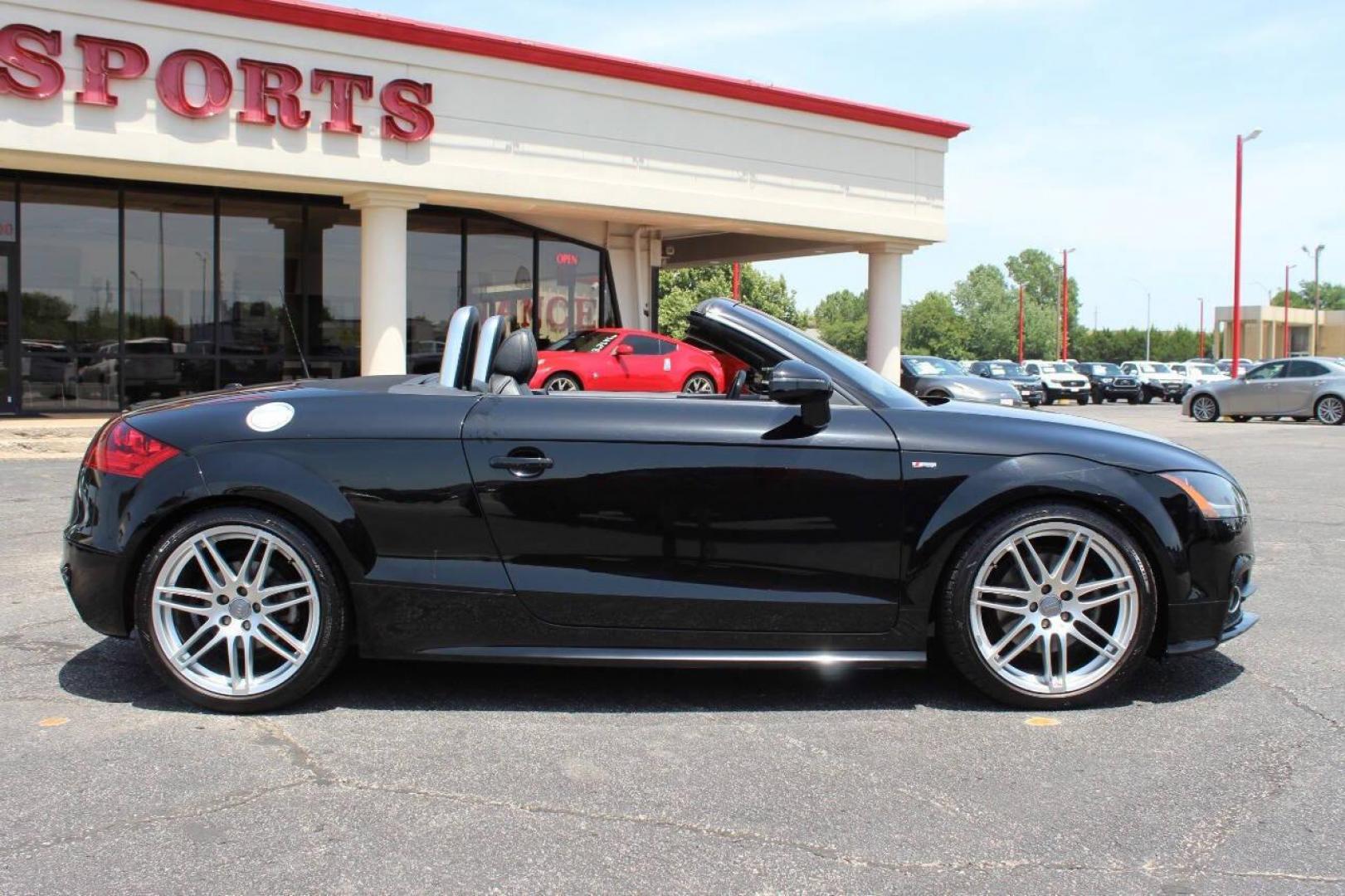 2011 Black Audi TT 2.0T Roadster quattro S tronic (TRU4FAFK1B1) with an 2.0L L4 DOHC 16V engine, 6-Speed Automatic transmission, located at 4301 NW 39th , Oklahoma City, OK, 73112, (405) 949-5600, 35.512135, -97.598671 - NO DRIVERS LICENCE -NO FULL COVERAGE INSURANCE - NO CREDIT CHECK. COME ON OVER TO SUPERSPORTS, TAKE A LOOK AND TEST DRIVE. PLEASE GIVE US A CALL AT (405) 949-5600. NO LICENCIA DE CONDUCIR - NO SEGURO DE COBERTURA TOTAL - NO VERIFICACION DE CREDITO. VISITENOS EN SUPERSPORTS, MIRE NUESTR - Photo#3