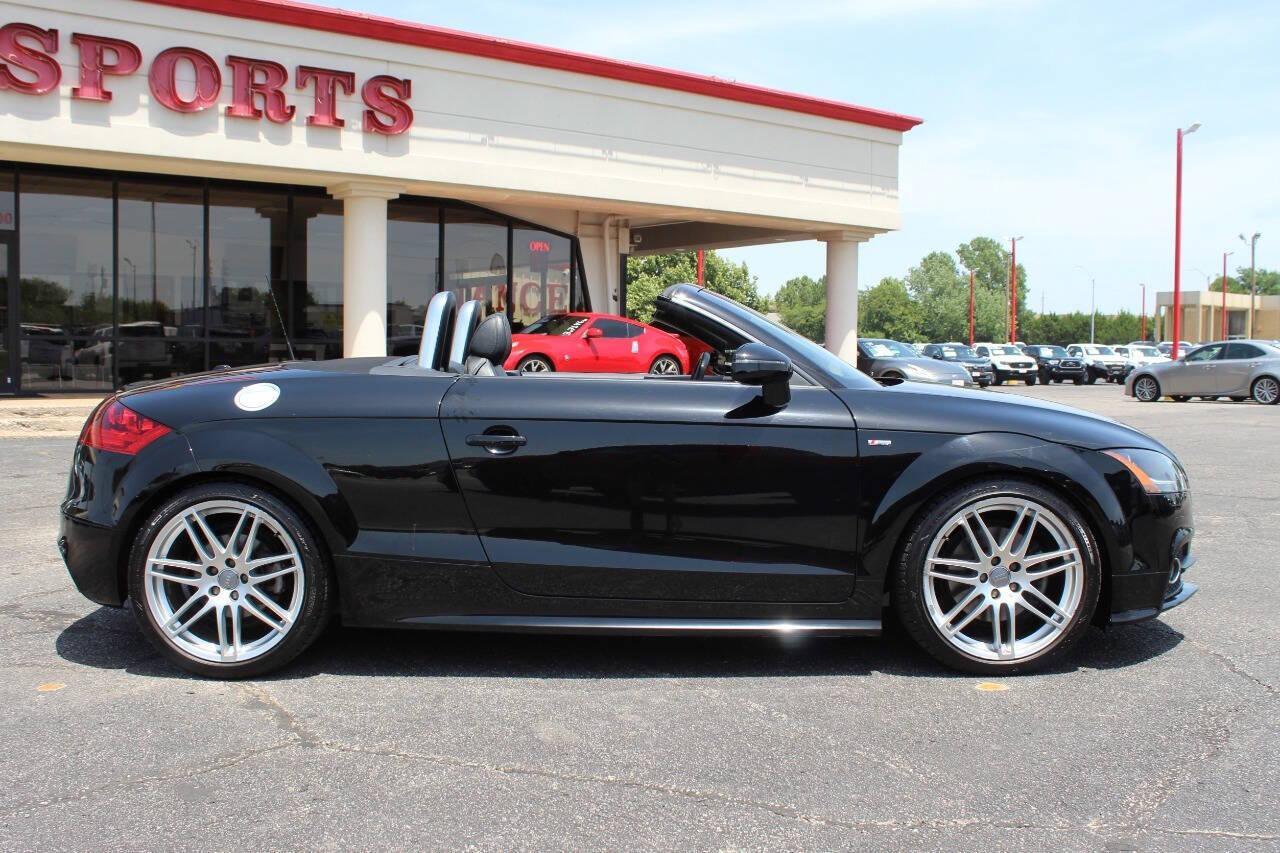 2011 Black Audi TT 2.0T Roadster quattro S tronic (TRU4FAFK1B1) with an 2.0L L4 DOHC 16V engine, 6-Speed Automatic transmission, located at 4301 NW 39th , Oklahoma City, OK, 73112, (405) 949-5600, 35.512135, -97.598671 - NO DRIVERS LICENCE -NO FULL COVERAGE INSURANCE - NO CREDIT CHECK. COME ON OVER TO SUPERSPORTS, TAKE A LOOK AND TEST DRIVE. PLEASE GIVE US A CALL AT (405) 949-5600. NO LICENCIA DE CONDUCIR - NO SEGURO DE COBERTURA TOTAL - NO VERIFICACION DE CREDITO. VISITENOS EN SUPERSPORTS, MIRE NUESTR - Photo#2