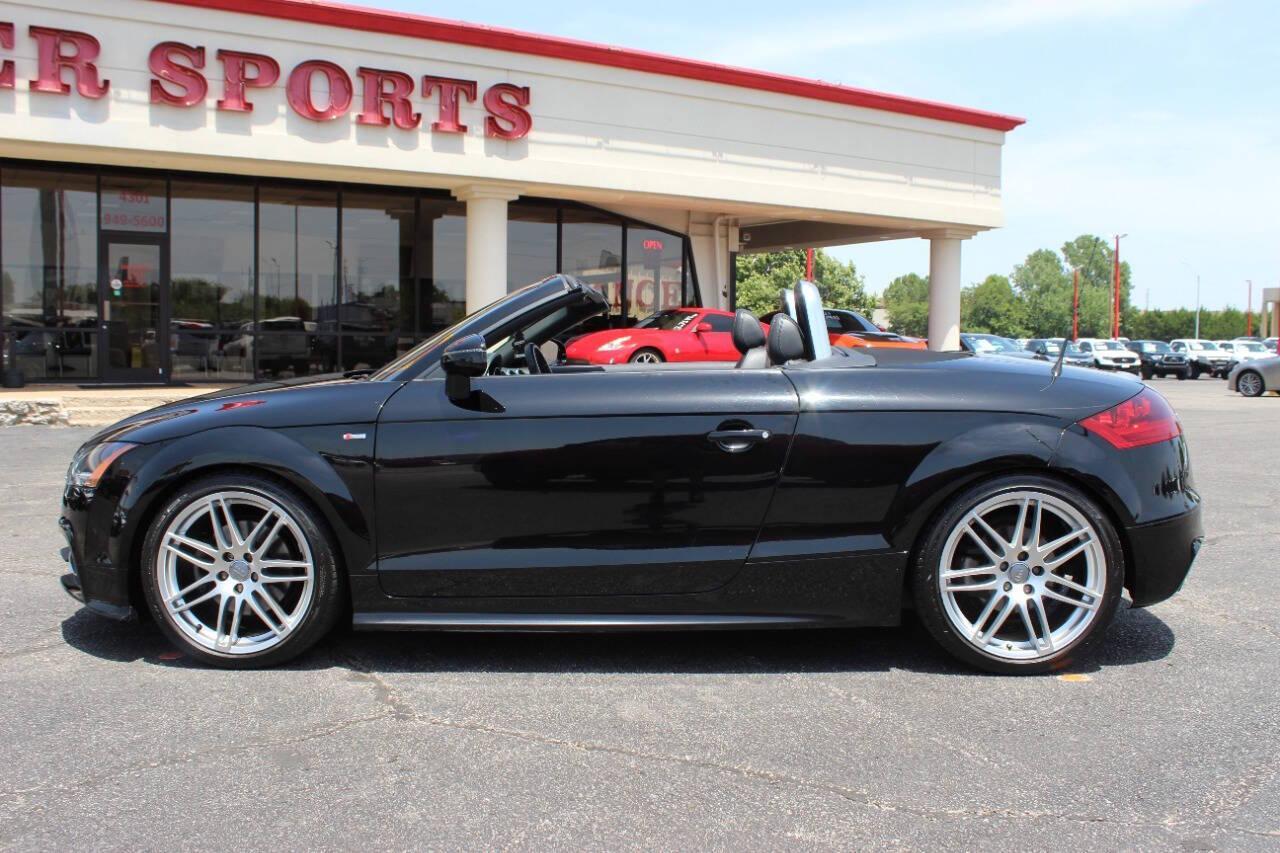 2011 Black Audi TT 2.0T Roadster quattro S tronic (TRU4FAFK1B1) with an 2.0L L4 DOHC 16V engine, 6-Speed Automatic transmission, located at 4301 NW 39th , Oklahoma City, OK, 73112, (405) 949-5600, 35.512135, -97.598671 - NO DRIVERS LICENCE -NO FULL COVERAGE INSURANCE - NO CREDIT CHECK. COME ON OVER TO SUPERSPORTS, TAKE A LOOK AND TEST DRIVE. PLEASE GIVE US A CALL AT (405) 949-5600. NO LICENCIA DE CONDUCIR - NO SEGURO DE COBERTURA TOTAL - NO VERIFICACION DE CREDITO. VISITENOS EN SUPERSPORTS, MIRE NUESTR - Photo#5