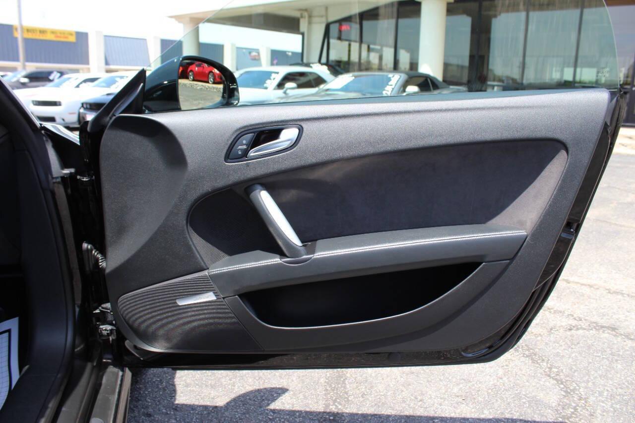 2011 Black Audi TT 2.0T Roadster quattro S tronic (TRU4FAFK1B1) with an 2.0L L4 DOHC 16V engine, 6-Speed Automatic transmission, located at 4301 NW 39th , Oklahoma City, OK, 73112, (405) 949-5600, 35.512135, -97.598671 - NO DRIVERS LICENCE -NO FULL COVERAGE INSURANCE - NO CREDIT CHECK. COME ON OVER TO SUPERSPORTS, TAKE A LOOK AND TEST DRIVE. PLEASE GIVE US A CALL AT (405) 949-5600. NO LICENCIA DE CONDUCIR - NO SEGURO DE COBERTURA TOTAL - NO VERIFICACION DE CREDITO. VISITENOS EN SUPERSPORTS, MIRE NUESTR - Photo#15