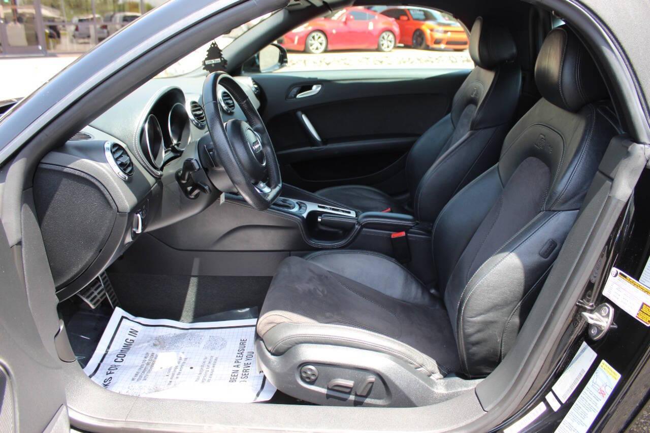 2011 Black Audi TT 2.0T Roadster quattro S tronic (TRU4FAFK1B1) with an 2.0L L4 DOHC 16V engine, 6-Speed Automatic transmission, located at 4301 NW 39th , Oklahoma City, OK, 73112, (405) 949-5600, 35.512135, -97.598671 - NO DRIVERS LICENCE -NO FULL COVERAGE INSURANCE - NO CREDIT CHECK. COME ON OVER TO SUPERSPORTS, TAKE A LOOK AND TEST DRIVE. PLEASE GIVE US A CALL AT (405) 949-5600. NO LICENCIA DE CONDUCIR - NO SEGURO DE COBERTURA TOTAL - NO VERIFICACION DE CREDITO. VISITENOS EN SUPERSPORTS, MIRE NUESTR - Photo#17