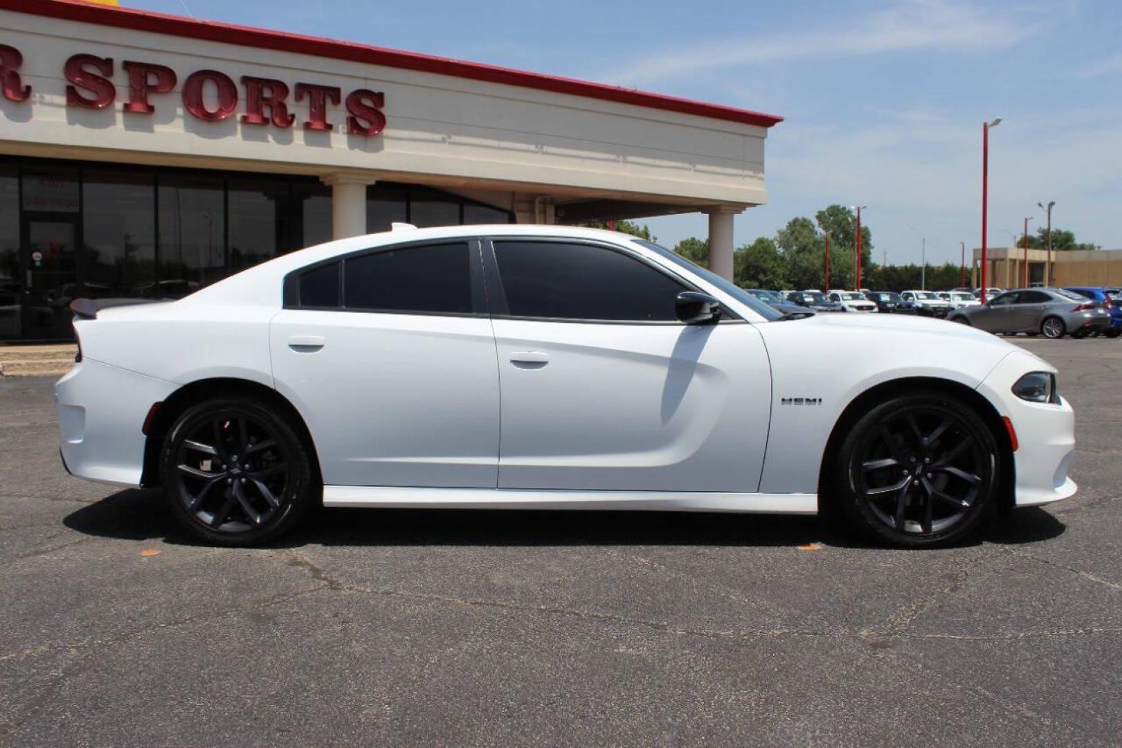2021 White Dodge Charger R/T (2C3CDXCTXMH) with an 5.7L V8 OHV 16V engine, 8A transmission, located at 4301 NW 39th , Oklahoma City, OK, 73112, (405) 949-5600, 35.512135, -97.598671 - NO DRIVERS LICENCE -NO FULL COVERAGE INSURANCE - NO CREDIT CHECK. COME ON OVER TO SUPERSPORTS, TAKE A LOOK AND TEST DRIVE. PLEASE GIVE US A CALL AT (405) 949-5600. NO LICENCIA DE CONDUCIR - NO SEGURO DE COBERTURA TOTAL - NO VERIFICACION DE CREDITO. VISITENOS EN SUPERSPORTS, MIRE NU - Photo#3