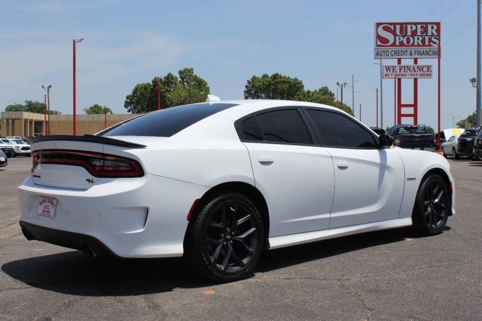 2021 White Dodge Charger R/T (2C3CDXCTXMH) with an 5.7L V8 OHV 16V engine, 8A transmission, located at 4301 NW 39th , Oklahoma City, OK, 73112, (405) 949-5600, 35.512135, -97.598671 - NO DRIVERS LICENCE -NO FULL COVERAGE INSURANCE - NO CREDIT CHECK. COME ON OVER TO SUPERSPORTS, TAKE A LOOK AND TEST DRIVE. PLEASE GIVE US A CALL AT (405) 949-5600. NO LICENCIA DE CONDUCIR - NO SEGURO DE COBERTURA TOTAL - NO VERIFICACION DE CREDITO. VISITENOS EN SUPERSPORTS, MIRE NU - Photo#4