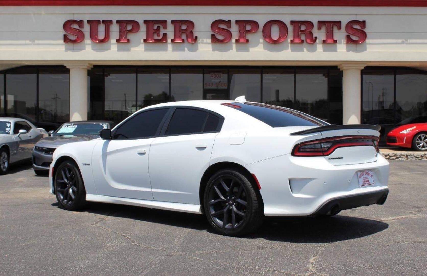 2021 White Dodge Charger R/T (2C3CDXCTXMH) with an 5.7L V8 OHV 16V engine, 8A transmission, located at 4301 NW 39th , Oklahoma City, OK, 73112, (405) 949-5600, 35.512135, -97.598671 - NO DRIVERS LICENCE -NO FULL COVERAGE INSURANCE - NO CREDIT CHECK. COME ON OVER TO SUPERSPORTS, TAKE A LOOK AND TEST DRIVE. PLEASE GIVE US A CALL AT (405) 949-5600. NO LICENCIA DE CONDUCIR - NO SEGURO DE COBERTURA TOTAL - NO VERIFICACION DE CREDITO. VISITENOS EN SUPERSPORTS, MIRE NU - Photo#5