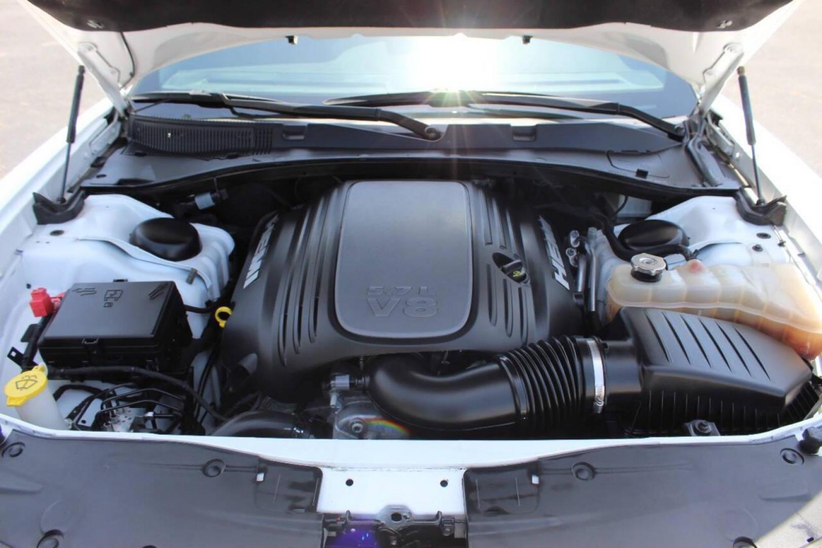 2021 White Dodge Charger R/T (2C3CDXCTXMH) with an 5.7L V8 OHV 16V engine, 8A transmission, located at 4301 NW 39th , Oklahoma City, OK, 73112, (405) 949-5600, 35.512135, -97.598671 - NO DRIVERS LICENCE -NO FULL COVERAGE INSURANCE - NO CREDIT CHECK. COME ON OVER TO SUPERSPORTS, TAKE A LOOK AND TEST DRIVE. PLEASE GIVE US A CALL AT (405) 949-5600. NO LICENCIA DE CONDUCIR - NO SEGURO DE COBERTURA TOTAL - NO VERIFICACION DE CREDITO. VISITENOS EN SUPERSPORTS, MIRE NU - Photo#9