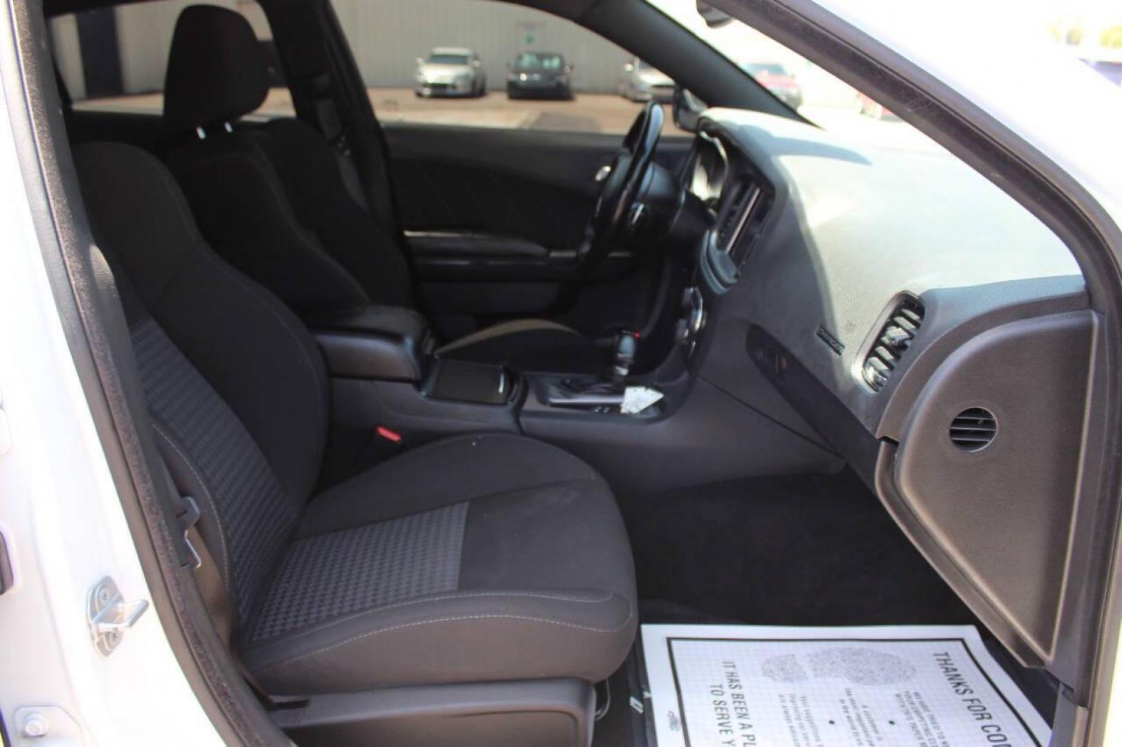 2021 White Dodge Charger R/T (2C3CDXCTXMH) with an 5.7L V8 OHV 16V engine, 8A transmission, located at 4301 NW 39th , Oklahoma City, OK, 73112, (405) 949-5600, 35.512135, -97.598671 - NO DRIVERS LICENCE -NO FULL COVERAGE INSURANCE - NO CREDIT CHECK. COME ON OVER TO SUPERSPORTS, TAKE A LOOK AND TEST DRIVE. PLEASE GIVE US A CALL AT (405) 949-5600. NO LICENCIA DE CONDUCIR - NO SEGURO DE COBERTURA TOTAL - NO VERIFICACION DE CREDITO. VISITENOS EN SUPERSPORTS, MIRE NU - Photo#10