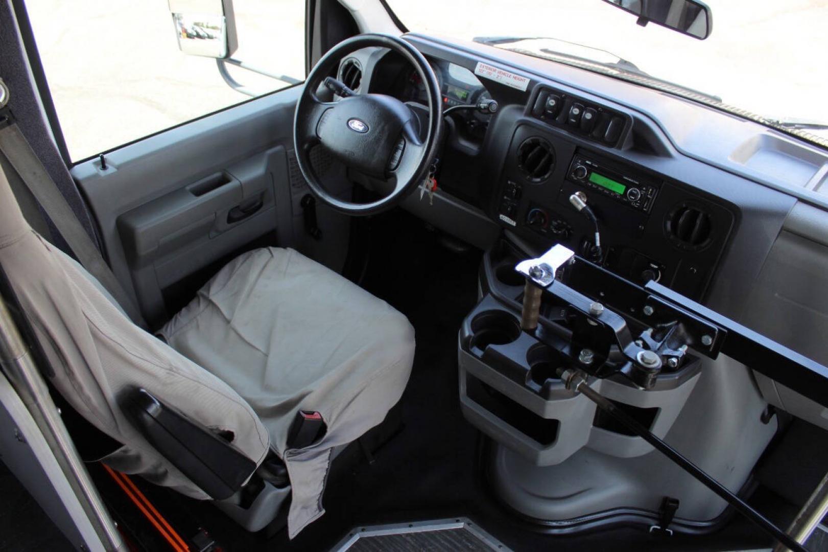 2013 White Ford E-Series E450 (1FDFE4FS2DD) with an 6.8L V10 6.8L V10 engine, Unspecified transmission, located at 4301 NW 39th , Oklahoma City, OK, 73112, (405) 949-5600, 35.512135, -97.598671- Photo#12