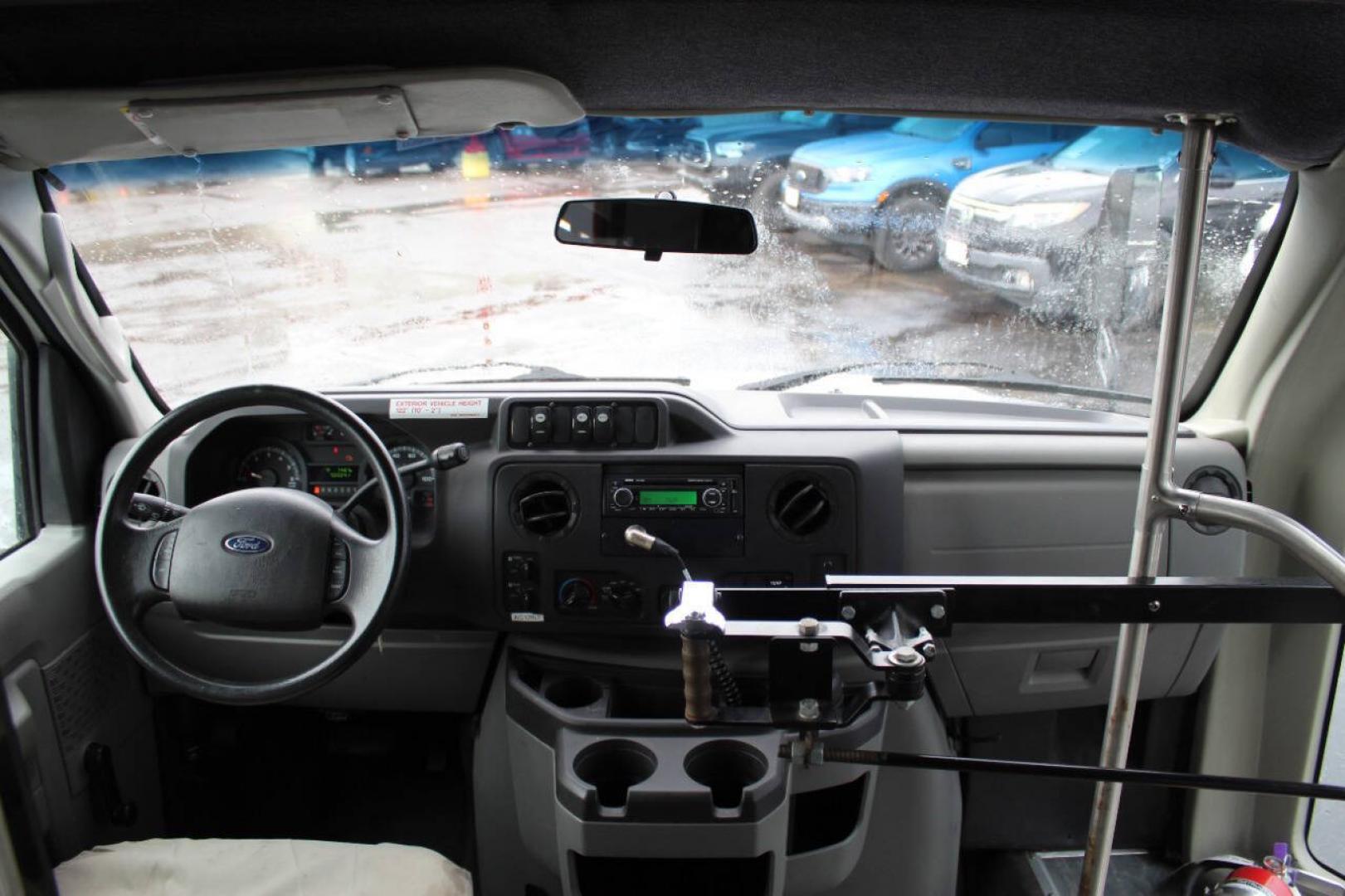 2013 White Ford E-Series E450 (1FDFE4FS2DD) with an 6.8L V10 6.8L V10 engine, Unspecified transmission, located at 4301 NW 39th , Oklahoma City, OK, 73112, (405) 949-5600, 35.512135, -97.598671- Photo#20