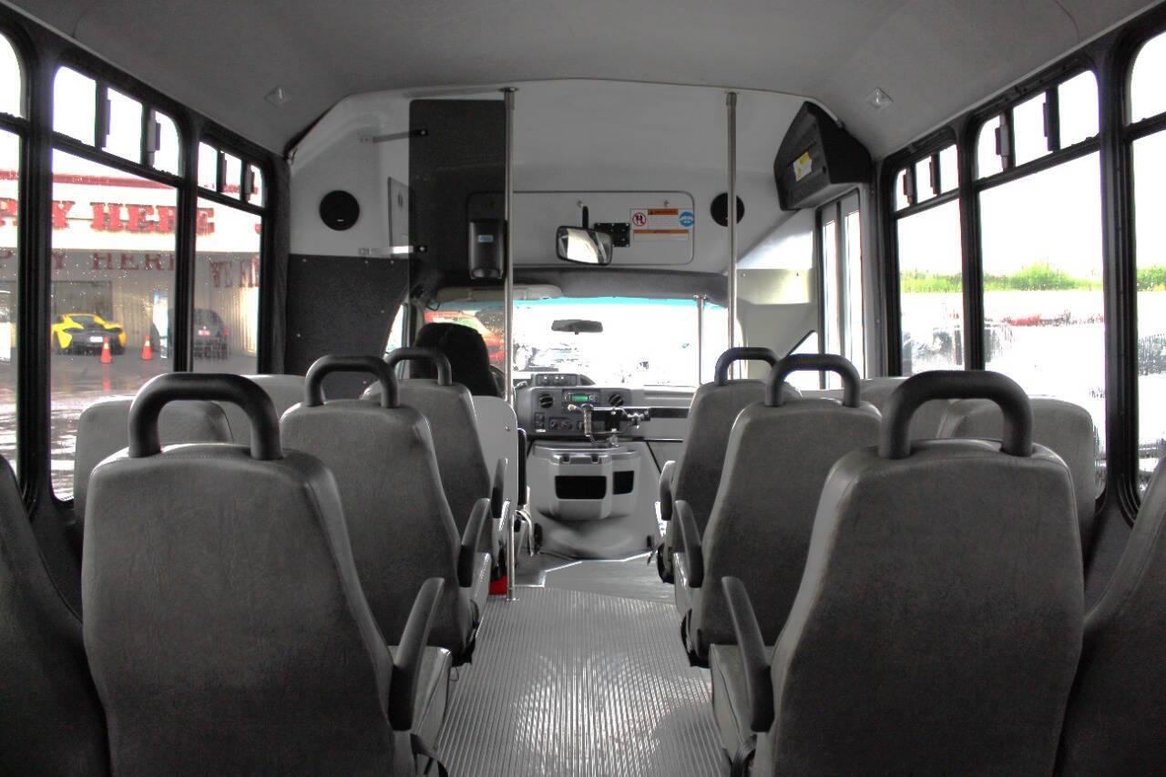 2013 White Ford Econoline E450 (1FDFE4FS2DD) with an 6.8L V10 SOHC 20V engine, Unspecified transmission, located at 4301 NW 39th , Oklahoma City, OK, 73112, (405) 949-5600, 35.512135, -97.598671 - NO DRIVERS LICENCE -NO FULL COVERAGE INSURANCE - NO CREDIT CHECK. COME ON OVER TO SUPERSPORTS, TAKE A LOOK AND TEST DRIVE. PLEASE GIVE US A CALL AT (405) 949-5600. NO LICENCIA DE CONDUCIR - NO SEGURO DE COBERTURA TOTAL - NO VERIFICACION DE CREDITO. VISITENOS EN SUPERSPORTS, MIRE NUES - Photo#14