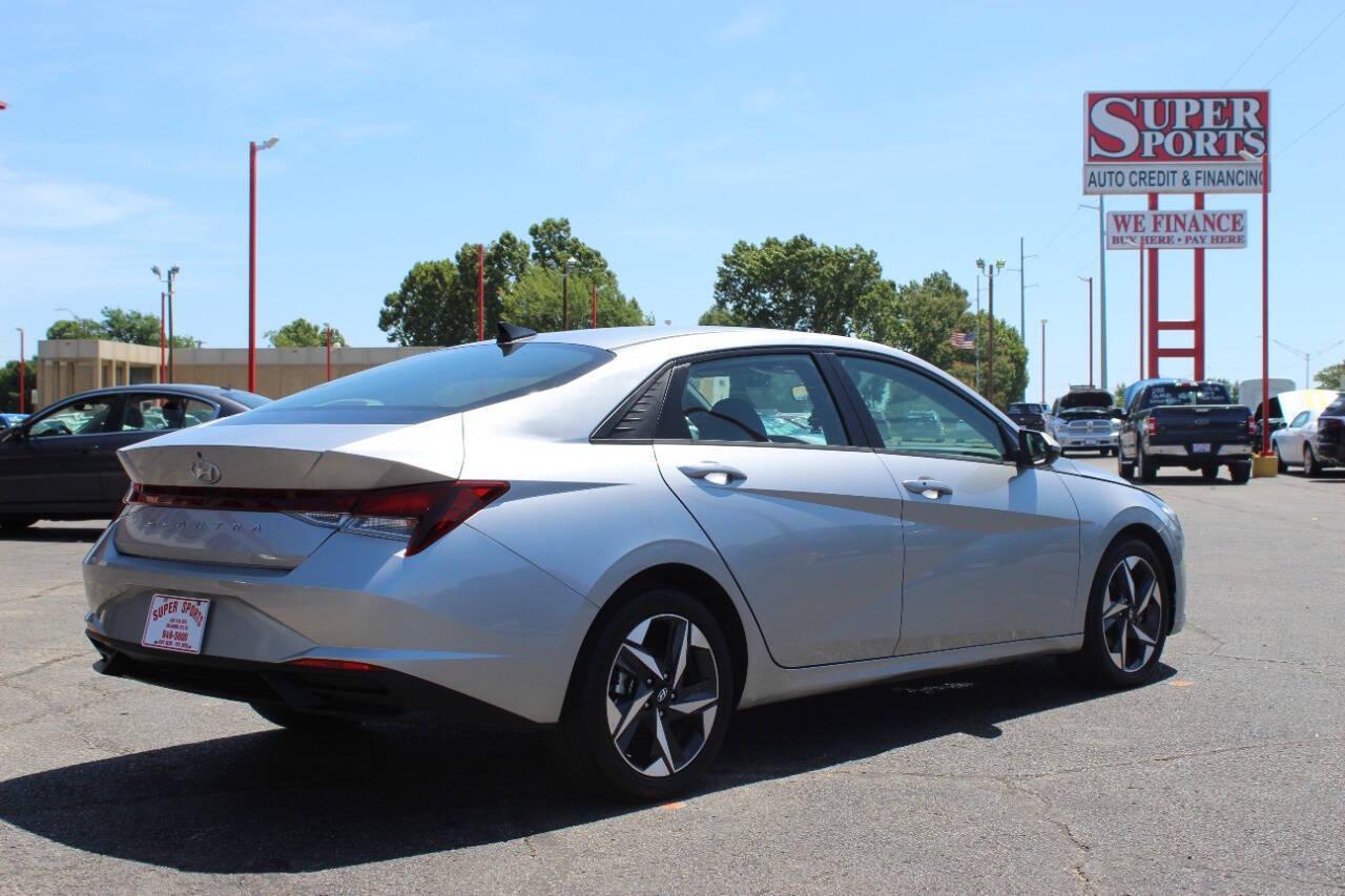 2023 Gray Hyundai Elantra SEL (5NPLS4AG7PH) with an 2.0L L4 DOHC 16V engine, 6A transmission, located at 4301 NW 39th , Oklahoma City, OK, 73112, (405) 949-5600, 35.512135, -97.598671 - NO DRIVERS LICENCE -NO FULL COVERAGE INSURANCE - NO CREDIT CHECK. COME ON OVER TO SUPERSPORTS, TAKE A LOOK AND TEST DRIVE. PLEASE GIVE US A CALL AT (405) 949-5600. NO LICENCIA DE CONDUCIR - NO SEGURO DE COBERTURA TOTAL - NO VERIFICACION DE CREDITO. VISITENOS EN SUPERSPORTS, MIRE NUESTRO - Photo#3