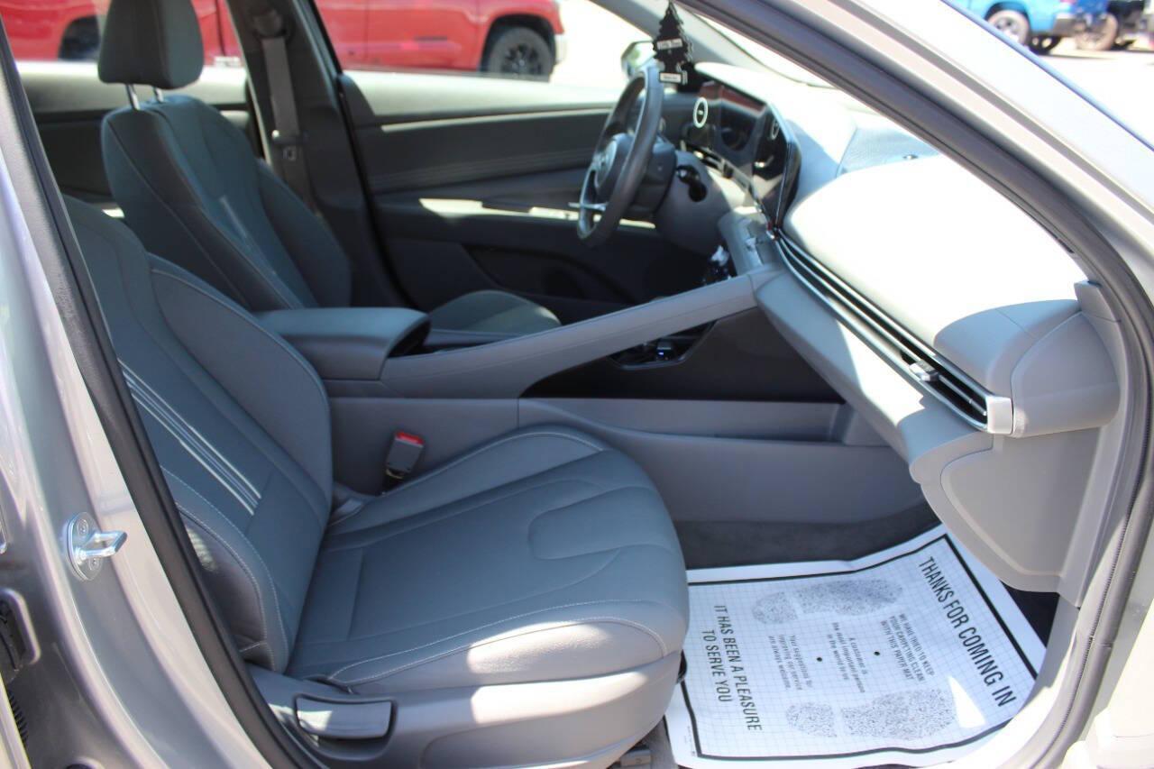 2023 Gray Hyundai Elantra SEL (5NPLS4AG7PH) with an 2.0L L4 DOHC 16V engine, 6A transmission, located at 4301 NW 39th , Oklahoma City, OK, 73112, (405) 949-5600, 35.512135, -97.598671 - NO DRIVERS LICENCE -NO FULL COVERAGE INSURANCE - NO CREDIT CHECK. COME ON OVER TO SUPERSPORTS, TAKE A LOOK AND TEST DRIVE. PLEASE GIVE US A CALL AT (405) 949-5600. NO LICENCIA DE CONDUCIR - NO SEGURO DE COBERTURA TOTAL - NO VERIFICACION DE CREDITO. VISITENOS EN SUPERSPORTS, MIRE NUESTRO - Photo#13