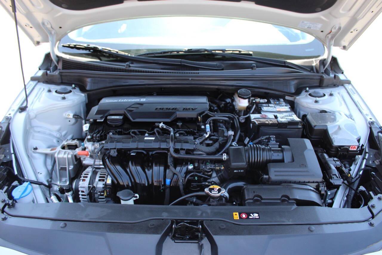 2023 Gray Hyundai Elantra SEL (5NPLS4AG7PH) with an 2.0L L4 DOHC 16V engine, 6A transmission, located at 4301 NW 39th , Oklahoma City, OK, 73112, (405) 949-5600, 35.512135, -97.598671 - NO DRIVERS LICENCE -NO FULL COVERAGE INSURANCE - NO CREDIT CHECK. COME ON OVER TO SUPERSPORTS, TAKE A LOOK AND TEST DRIVE. PLEASE GIVE US A CALL AT (405) 949-5600. NO LICENCIA DE CONDUCIR - NO SEGURO DE COBERTURA TOTAL - NO VERIFICACION DE CREDITO. VISITENOS EN SUPERSPORTS, MIRE NUESTRO - Photo#15