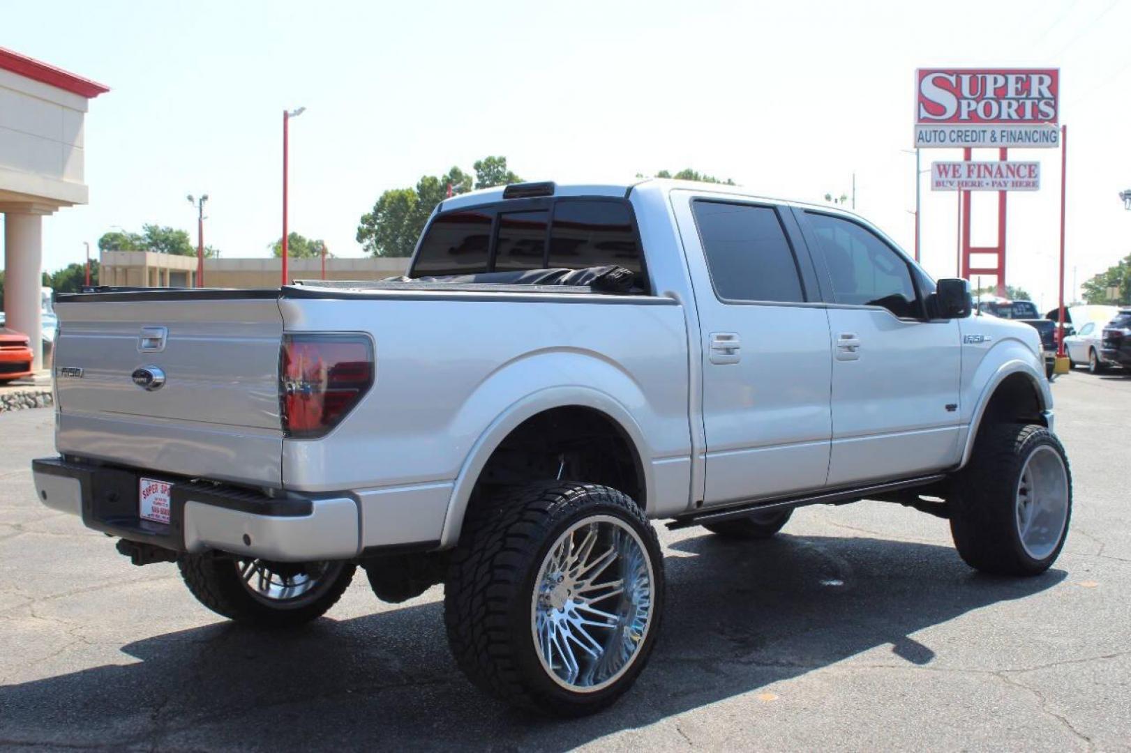 2013 Silver Ford F-150 XLT SuperCrew 6.5-ft. Bed 4WD (1FTFW1EF1DF) with an 5.0L V8 engine, 6-Speed Automatic transmission, located at 4301 NW 39th , Oklahoma City, OK, 73112, (405) 949-5600, 35.512135, -97.598671 - NO DRIVERS LICENCE -NO FULL COVERAGE INSURANCE - NO CREDIT CHECK. COME ON OVER TO SUPERSPORTS, TAKE A LOOK AND TEST DRIVE. PLEASE GIVE US A CALL AT (405) 949-5600. NO LICENCIA DE CONDUCIR - NO SEGURO DE COBERTURA TOTAL - NO VERIFICACION DE CREDITO. VISITENOS EN SUPERSPORTS, MIRE - Photo#4