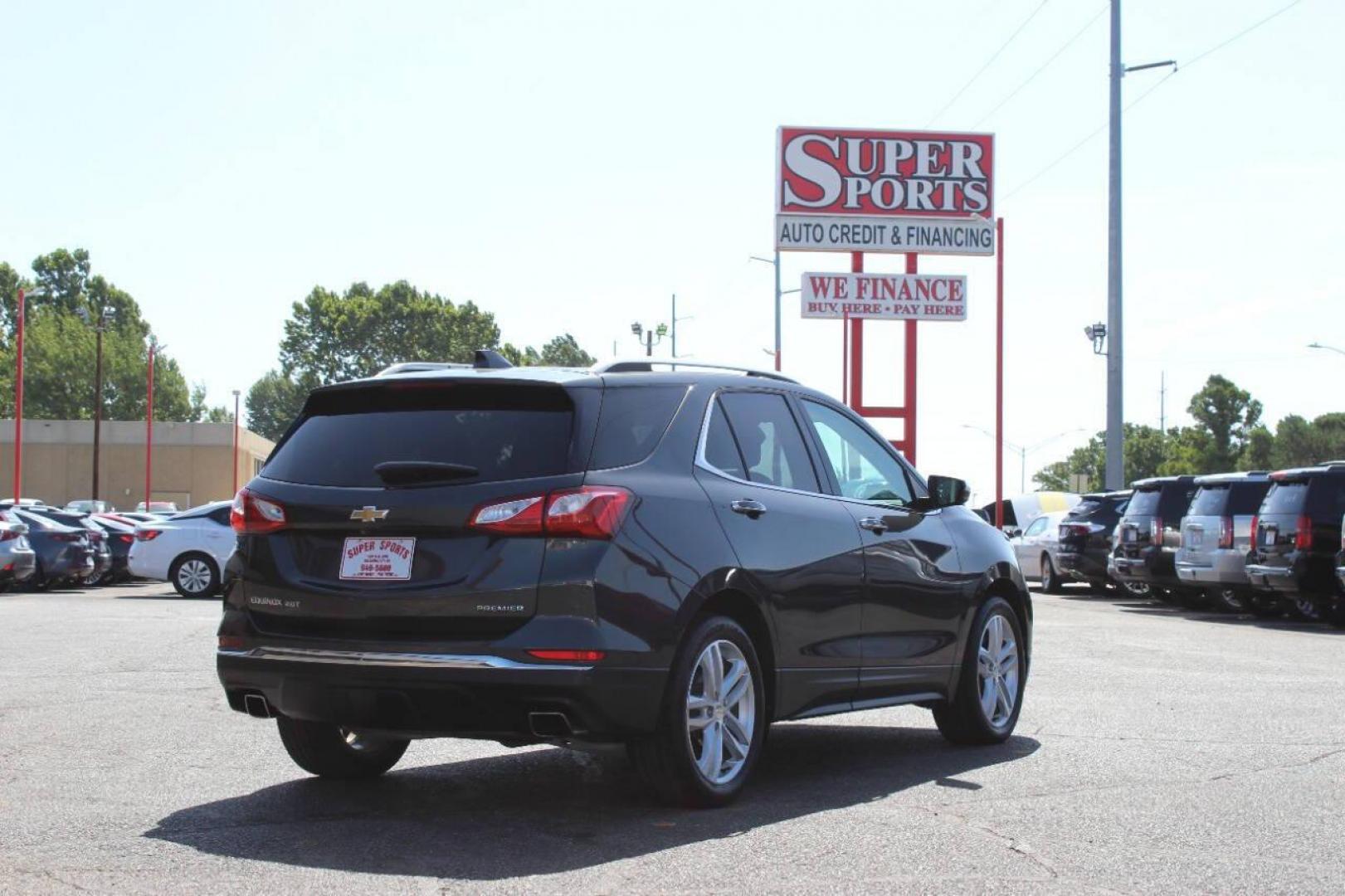 2020 Gray Chevrolet Equinox Premier 2.0 2WD (2GNAXPEX0L6) with an 2.0L L4 DOHC 16V engine, 9A transmission, located at 4301 NW 39th , Oklahoma City, OK, 73112, (405) 949-5600, 35.512135, -97.598671 - NO DRIVERS LICENCE -NO FULL COVERAGE INSURANCE - NO CREDIT CHECK. COME ON OVER TO SUPERSPORTS, TAKE A LOOK AND TEST DRIVE. PLEASE GIVE US A CALL AT (405) 949-5600. NO LICENCIA DE CONDUCIR - NO SEGURO DE COBERTURA TOTAL - NO VERIFICACION DE CREDITO. VISITENOS EN SUPERSPORTS, MIRE - Photo#4