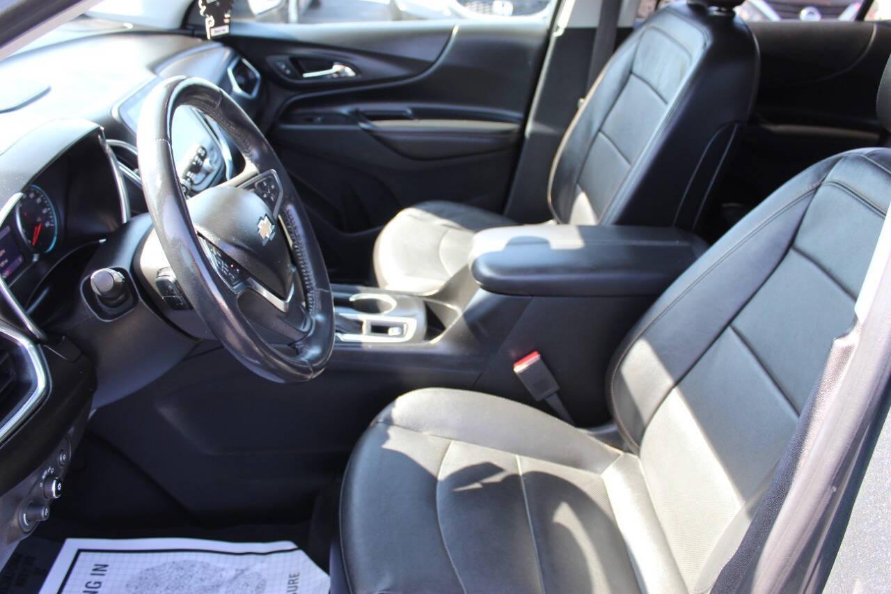 2020 Charcoal Chevrolet Equinox Premier 2.0 2WD (2GNAXPEX0L6) with an 2.0L L4 DOHC 16V engine, 9A transmission, located at 4301 NW 39th , Oklahoma City, OK, 73112, (405) 949-5600, 35.512135, -97.598671 - NO DRIVERS LICENCE -NO FULL COVERAGE INSURANCE - NO CREDIT CHECK. COME ON OVER TO SUPERSPORTS, TAKE A LOOK AND TEST DRIVE. PLEASE GIVE US A CALL AT (405) 949-5600. NO LICENCIA DE CONDUCIR - NO SEGURO DE COBERTURA TOTAL - NO VERIFICACION DE CREDITO. VISITENOS EN SUPERSPORTS, MIRE - Photo#17