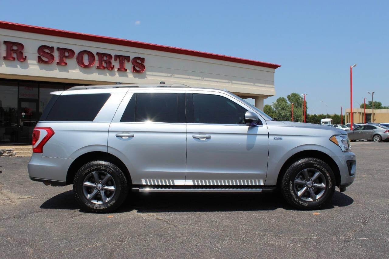 2021 Silver Ford Expedition XLT 4WD (1FMJU1JT2ME) with an 3.5L V6 Twin Turbocharger 3.5L V6 engine, Automatic 10-Speed transmission, located at 4301 NW 39th , Oklahoma City, OK, 73112, (405) 949-5600, 35.512135, -97.598671 - NO DRIVERS LICENCE -NO FULL COVERAGE INSURANCE - NO CREDIT CHECK. COME ON OVER TO SUPERSPORTS, TAKE A LOOK AND TEST DRIVE. PLEASE GIVE US A CALL AT (405) 949-5600. NO LICENCIA DE CONDUCIR - NO SEGURO DE COBERTURA TOTAL - NO VERIFICACION DE CREDITO. VISITENOS EN SUPERSPORTS, MIRE - Photo#2