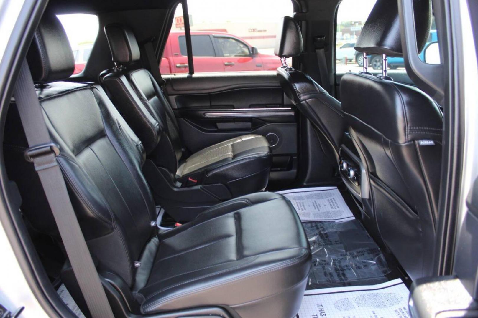 2021 Silver Ford Expedition XLT 4WD (1FMJU1JT2ME) with an 3.5L V6 DOHC 24V FFV engine, 6A transmission, located at 4301 NW 39th , Oklahoma City, OK, 73112, (405) 949-5600, 35.512135, -97.598671 - NO DRIVERS LICENCE -NO FULL COVERAGE INSURANCE - NO CREDIT CHECK. COME ON OVER TO SUPERSPORTS, TAKE A LOOK AND TEST DRIVE. PLEASE GIVE US A CALL AT (405) 949-5600. NO LICENCIA DE CONDUCIR - NO SEGURO DE COBERTURA TOTAL - NO VERIFICACION DE CREDITO. VISITENOS EN SUPERSPORTS, MIRE - Photo#11