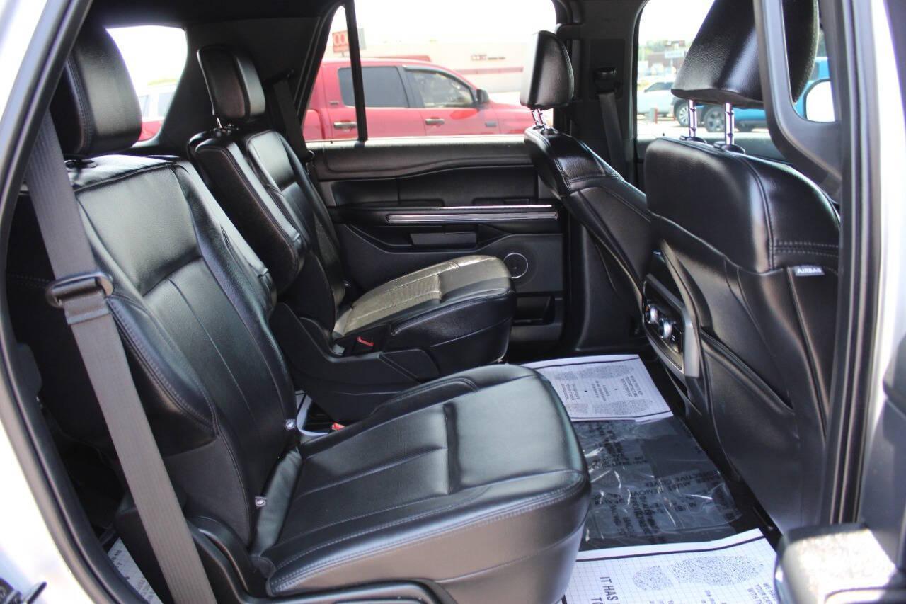 2021 Silver Ford Expedition XLT 4WD (1FMJU1JT2ME) with an 3.5L V6 Twin Turbocharger 3.5L V6 engine, Automatic 10-Speed transmission, located at 4301 NW 39th , Oklahoma City, OK, 73112, (405) 949-5600, 35.512135, -97.598671 - NO DRIVERS LICENCE -NO FULL COVERAGE INSURANCE - NO CREDIT CHECK. COME ON OVER TO SUPERSPORTS, TAKE A LOOK AND TEST DRIVE. PLEASE GIVE US A CALL AT (405) 949-5600. NO LICENCIA DE CONDUCIR - NO SEGURO DE COBERTURA TOTAL - NO VERIFICACION DE CREDITO. VISITENOS EN SUPERSPORTS, MIRE - Photo#10