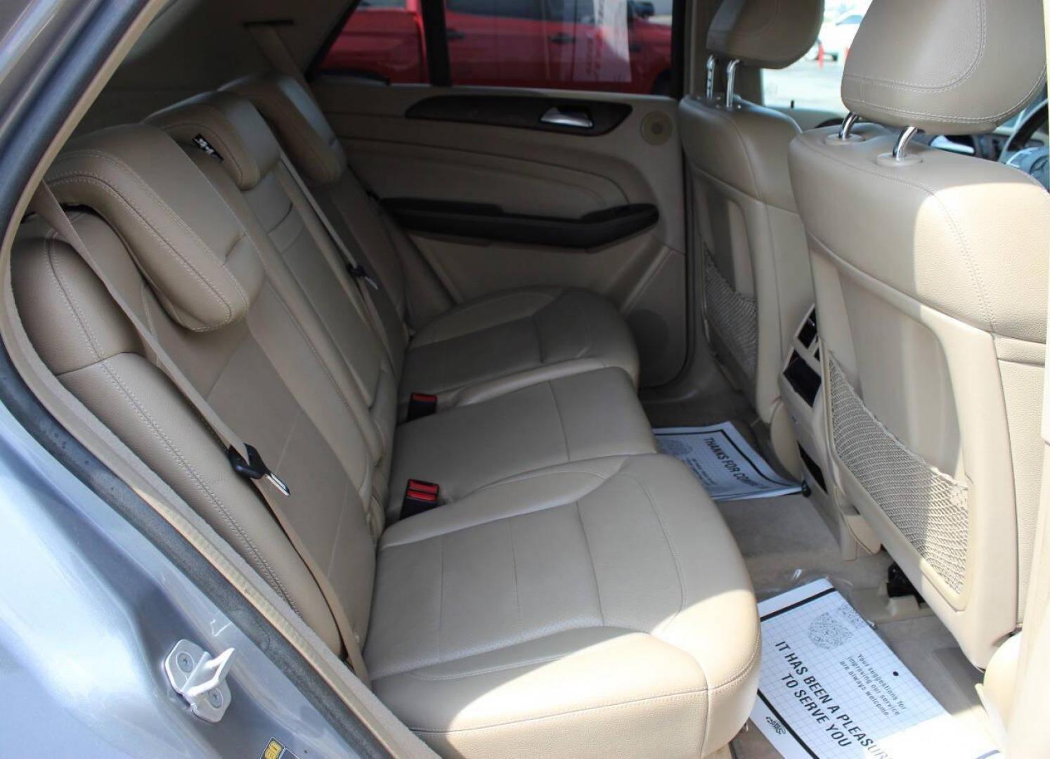 2015 Silver Mercedes-Benz M-Class ML350 (4JGDA5JB8FA) with an 3.5L V6 DOHC 24V engine, 7-Speed Automatic transmission, located at 4301 NW 39th , Oklahoma City, OK, 73112, (405) 949-5600, 35.512135, -97.598671 - NO DRIVERS LICENCE NO-FULL COVERAGE INSURANCE-NO CREDIT CHECK. COME ON OVER TO SUPERSPORTS AND TAKE A LOOK AND TEST DRIVE. PLEASE GIVE US A CALL AT (405) 949-5600. NO LICENSIA DE MANEJAR- NO SEGURO DE COBERTURA TOTAL- NO VERIFICACCION DE CREDITO. POR FAVOR VENGAN A SUPERSPORTS, ECHE UN - Photo#11