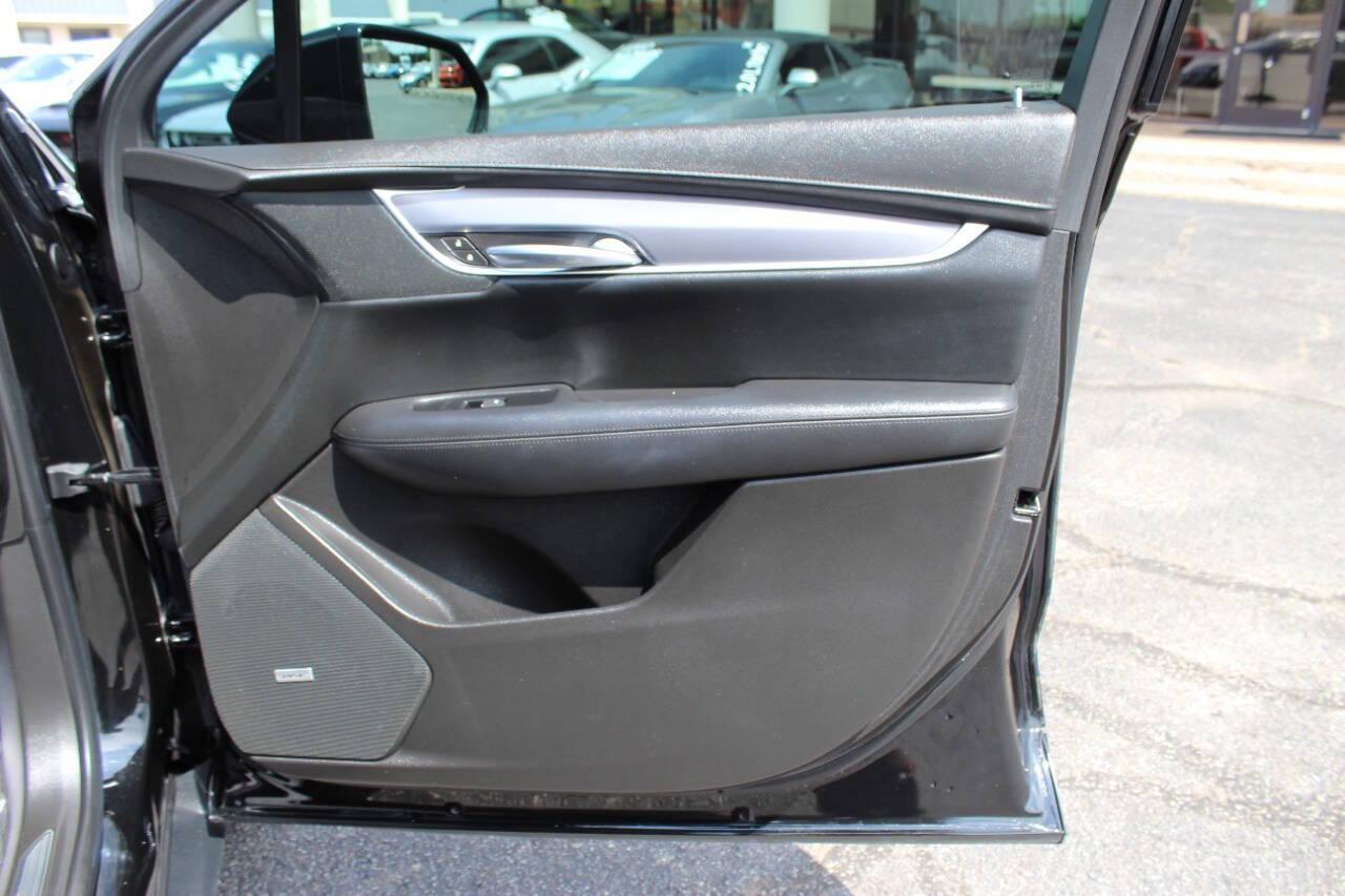 2017 Black Cadillac XT5 Luxury (1GYKNBRS3HZ) with an 3.6L V6 DOHC 24V engine, 8A transmission, located at 4301 NW 39th , Oklahoma City, OK, 73112, (405) 949-5600, 35.512135, -97.598671 - NO DRIVERS LICENCE NO-FULL COVERAGE INSURANCE-NO CREDIT CHECK. COME ON OVER TO SUPERSPORTS AND TAKE A LOOK AND TEST DRIVE. PLEASE GIVE US A CALL AT (405) 949-5600. NO LICENSIA DE MANEJAR- NO SEGURO DE COBERTURA TOTAL- NO VERIFICACCION DE CREDITO. POR FAVOR VENGAN A SUPERSPORTS, ECHE UN - Photo#9