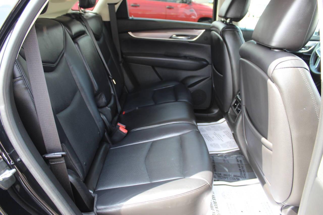 2017 Black Cadillac XT5 Luxury (1GYKNBRS3HZ) with an 3.6L V6 DOHC 24V engine, 8A transmission, located at 4301 NW 39th , Oklahoma City, OK, 73112, (405) 949-5600, 35.512135, -97.598671 - NO DRIVERS LICENCE NO-FULL COVERAGE INSURANCE-NO CREDIT CHECK. COME ON OVER TO SUPERSPORTS AND TAKE A LOOK AND TEST DRIVE. PLEASE GIVE US A CALL AT (405) 949-5600. NO LICENSIA DE MANEJAR- NO SEGURO DE COBERTURA TOTAL- NO VERIFICACCION DE CREDITO. POR FAVOR VENGAN A SUPERSPORTS, ECHE UN - Photo#10