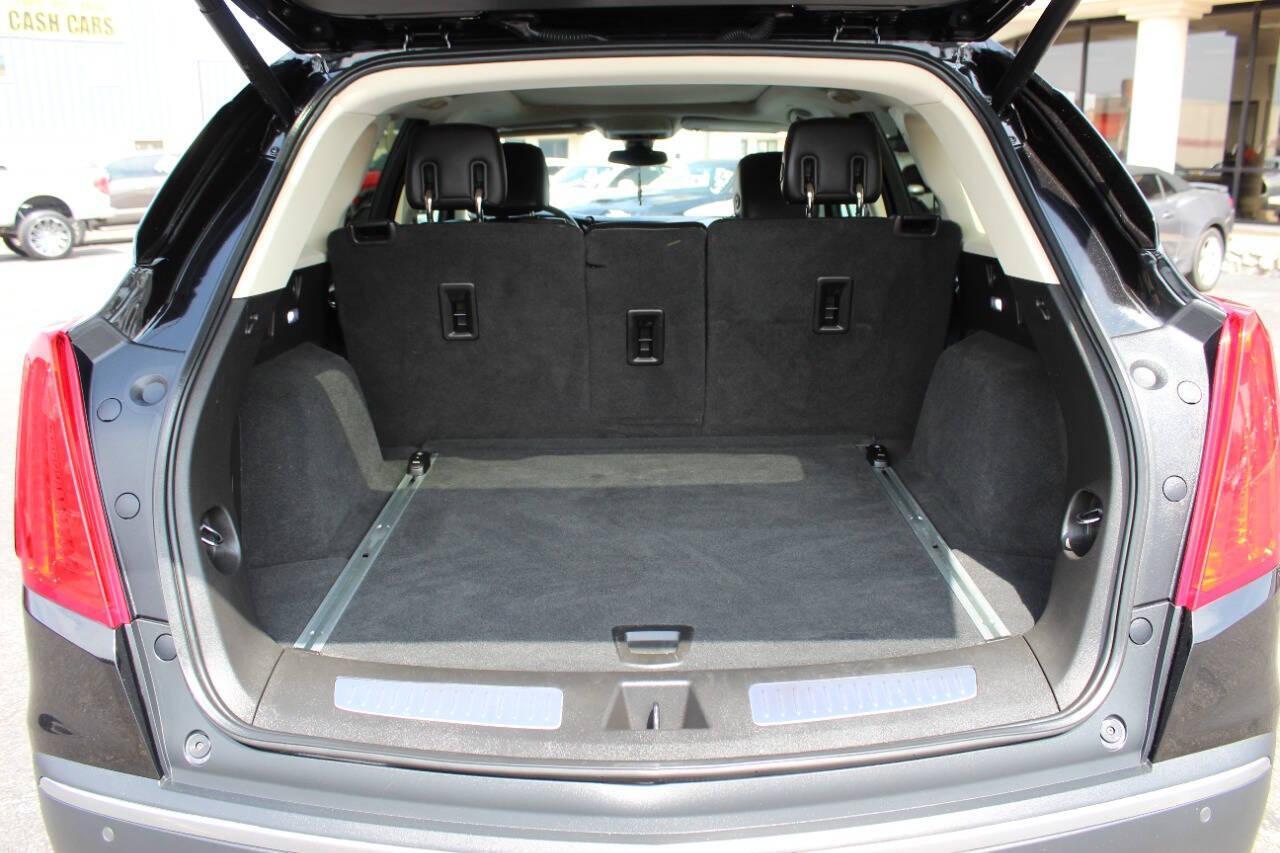 2017 Black Cadillac XT5 Luxury (1GYKNBRS3HZ) with an 3.6L V6 DOHC 24V engine, 8A transmission, located at 4301 NW 39th , Oklahoma City, OK, 73112, (405) 949-5600, 35.512135, -97.598671 - NO DRIVERS LICENCE NO-FULL COVERAGE INSURANCE-NO CREDIT CHECK. COME ON OVER TO SUPERSPORTS AND TAKE A LOOK AND TEST DRIVE. PLEASE GIVE US A CALL AT (405) 949-5600. NO LICENSIA DE MANEJAR- NO SEGURO DE COBERTURA TOTAL- NO VERIFICACCION DE CREDITO. POR FAVOR VENGAN A SUPERSPORTS, ECHE UN - Photo#12