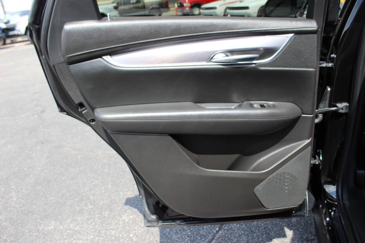 2017 Black Cadillac XT5 Luxury (1GYKNBRS3HZ) with an 3.6L V6 DOHC 24V engine, 8A transmission, located at 4301 NW 39th , Oklahoma City, OK, 73112, (405) 949-5600, 35.512135, -97.598671 - NO DRIVERS LICENCE NO-FULL COVERAGE INSURANCE-NO CREDIT CHECK. COME ON OVER TO SUPERSPORTS AND TAKE A LOOK AND TEST DRIVE. PLEASE GIVE US A CALL AT (405) 949-5600. NO LICENSIA DE MANEJAR- NO SEGURO DE COBERTURA TOTAL- NO VERIFICACCION DE CREDITO. POR FAVOR VENGAN A SUPERSPORTS, ECHE UN - Photo#14