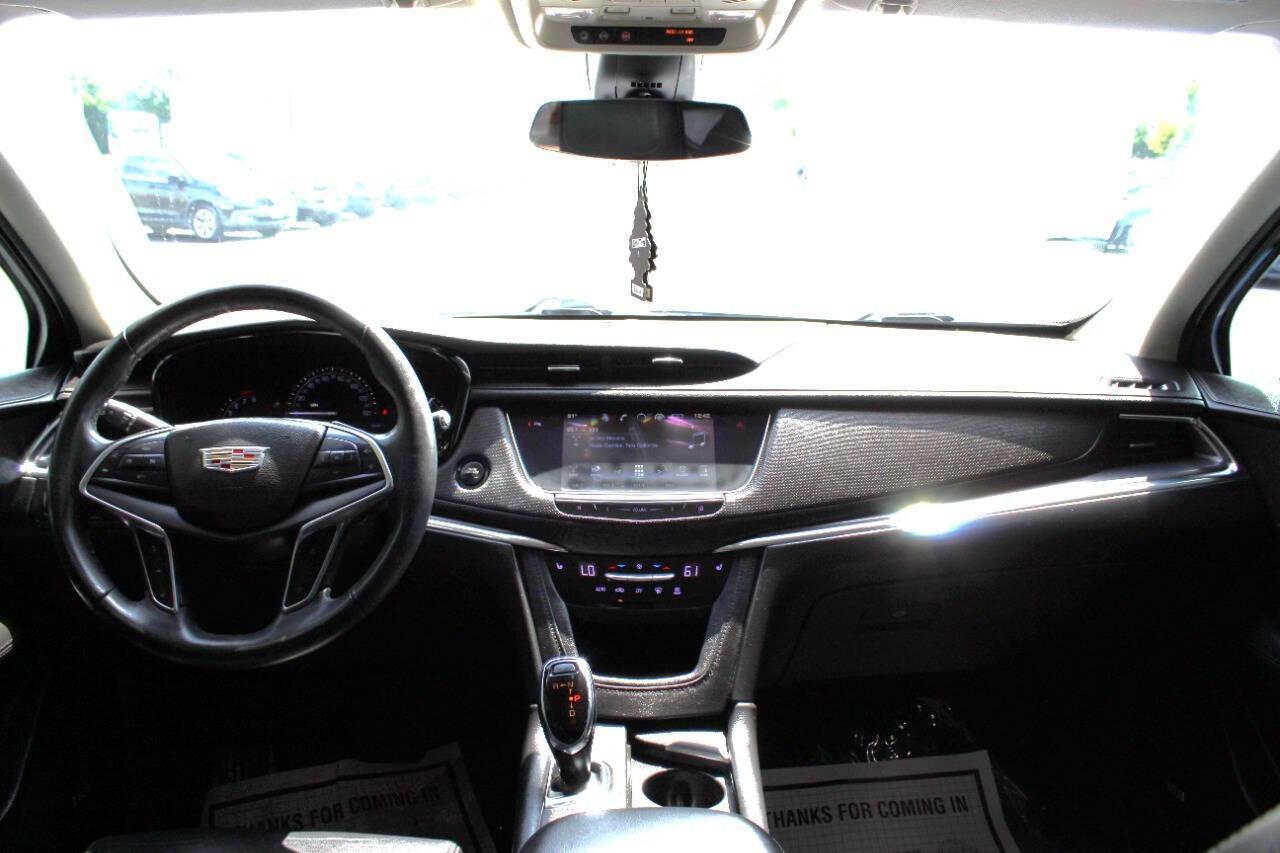 2017 Black Cadillac XT5 Luxury (1GYKNBRS3HZ) with an 3.6L V6 DOHC 24V engine, 8A transmission, located at 4301 NW 39th , Oklahoma City, OK, 73112, (405) 949-5600, 35.512135, -97.598671 - NO DRIVERS LICENCE NO-FULL COVERAGE INSURANCE-NO CREDIT CHECK. COME ON OVER TO SUPERSPORTS AND TAKE A LOOK AND TEST DRIVE. PLEASE GIVE US A CALL AT (405) 949-5600. NO LICENSIA DE MANEJAR- NO SEGURO DE COBERTURA TOTAL- NO VERIFICACCION DE CREDITO. POR FAVOR VENGAN A SUPERSPORTS, ECHE UN - Photo#19