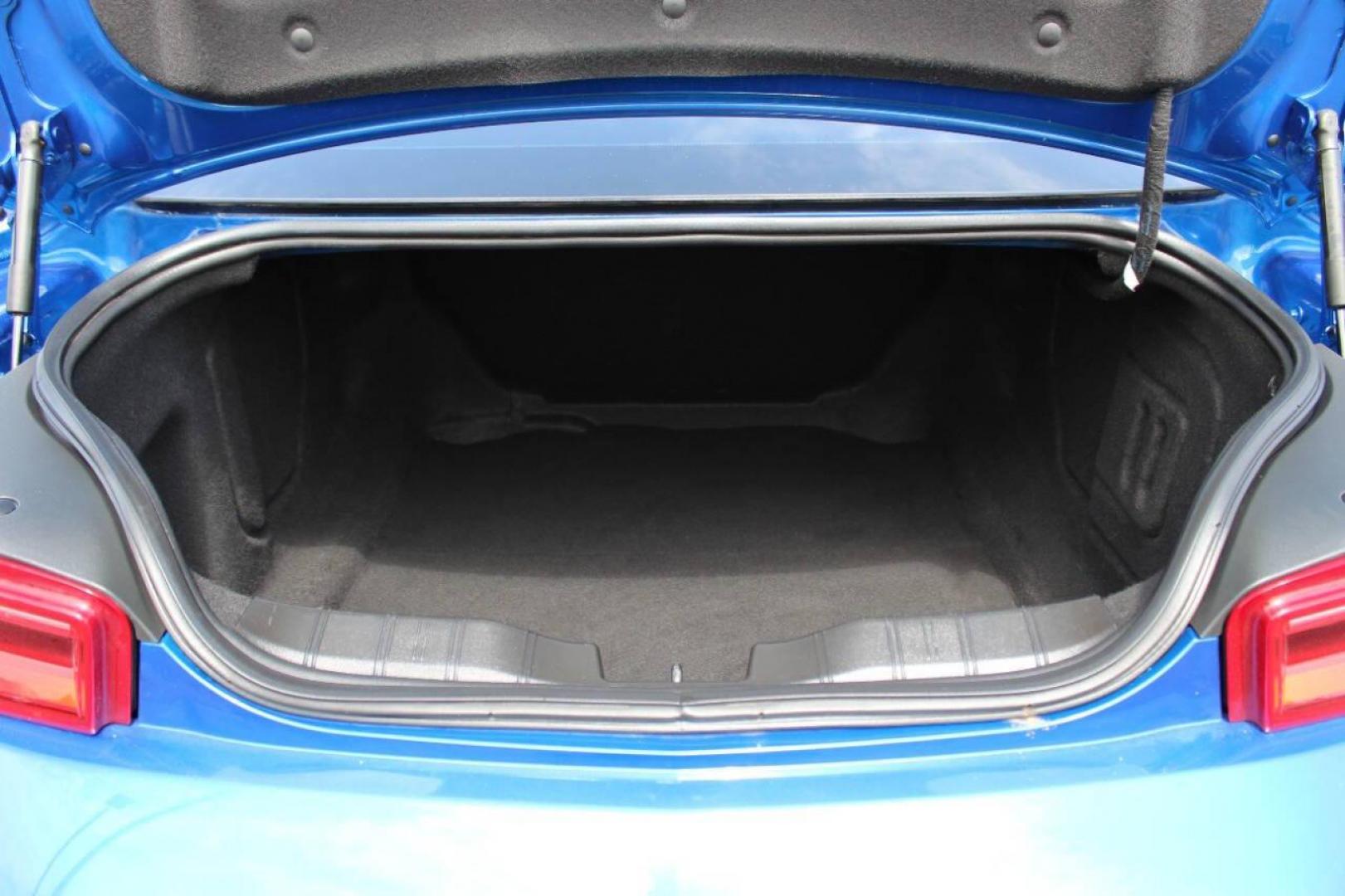 2017 Blue Chevrolet Camaro 1LT Coupe (1G1FB1RS8H0) with an 3.6L V6 DOHC 24V engine, 6A transmission, located at 4301 NW 39th , Oklahoma City, OK, 73112, (405) 949-5600, 35.512135, -97.598671 - NO DRIVERS LICENCE NO-FULL COVERAGE INSURANCE-NO CREDIT CHECK. COME ON OVER TO SUPERSPORTS AND TAKE A LOOK AND TEST DRIVE. PLEASE GIVE US A CALL AT (405) 949-5600. NO LICENSIA DE MANEJAR- NO SEGURO DE COBERTURA TOTAL- NO VERIFICACCION DE CREDITO. POR FAVOR VENGAN A SUPERSPORTS, ECHE UN - Photo#12