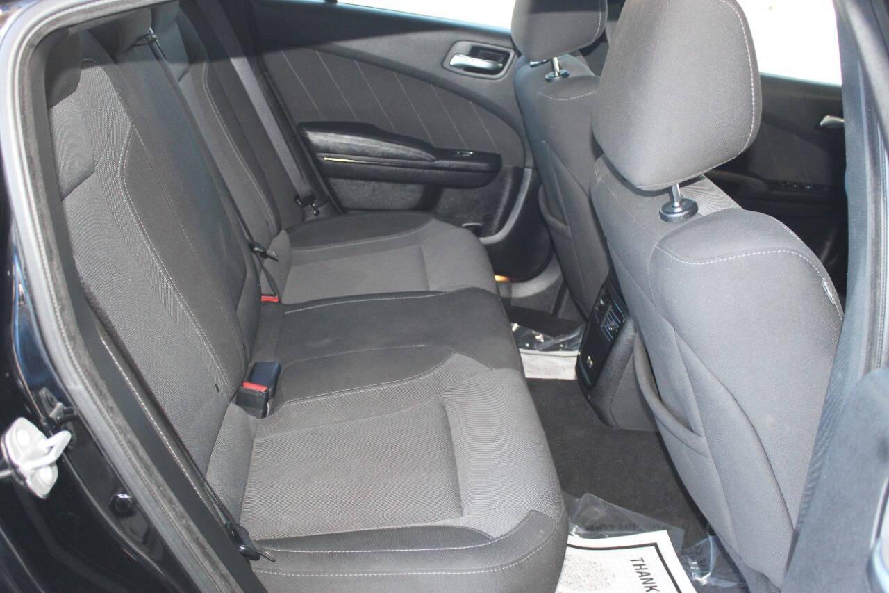 2022 Black Dodge Charger SXT (2C3CDXBGXNH) with an 3.6L V6 DOHC 24V engine, 8A transmission, located at 4301 NW 39th , Oklahoma City, OK, 73112, (405) 949-5600, 35.512135, -97.598671 - NO DRIVERS LICENCE NO-FULL COVERAGE INSURANCE-NO CREDIT CHECK. COME ON OVER TO SUPERSPORTS AND TAKE A LOOK AND TEST DRIVE. PLEASE GIVE US A CALL AT (405) 949-5600. NO LICENSIA DE MANEJAR- NO SEGURO DE COBERTURA TOTAL- NO VERIFICACCION DE CREDITO. POR FAVOR VENGAN A SUPERSPORTS, ECHE UN - Photo#10