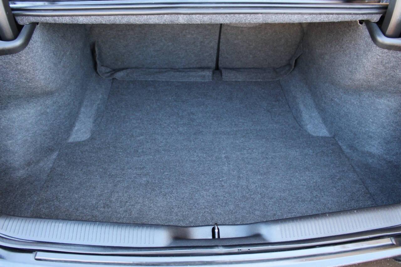 2022 Black Dodge Charger SXT (2C3CDXBGXNH) with an 3.6L V6 DOHC 24V engine, 8A transmission, located at 4301 NW 39th , Oklahoma City, OK, 73112, (405) 949-5600, 35.512135, -97.598671 - NO DRIVERS LICENCE NO-FULL COVERAGE INSURANCE-NO CREDIT CHECK. COME ON OVER TO SUPERSPORTS AND TAKE A LOOK AND TEST DRIVE. PLEASE GIVE US A CALL AT (405) 949-5600. NO LICENSIA DE MANEJAR- NO SEGURO DE COBERTURA TOTAL- NO VERIFICACCION DE CREDITO. POR FAVOR VENGAN A SUPERSPORTS, ECHE UN - Photo#12