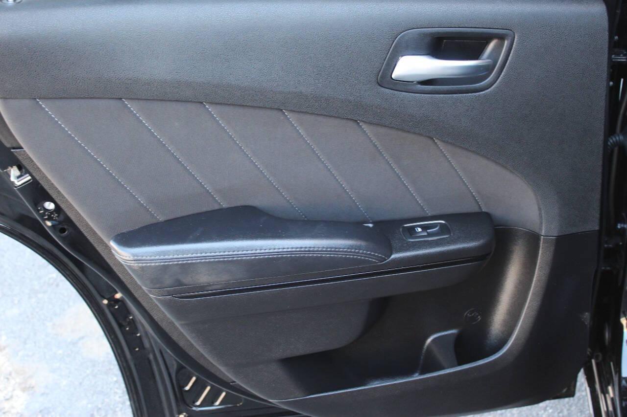 2022 Black Dodge Charger SXT (2C3CDXBGXNH) with an 3.6L V6 DOHC 24V engine, 8A transmission, located at 4301 NW 39th , Oklahoma City, OK, 73112, (405) 949-5600, 35.512135, -97.598671 - NO DRIVERS LICENCE NO-FULL COVERAGE INSURANCE-NO CREDIT CHECK. COME ON OVER TO SUPERSPORTS AND TAKE A LOOK AND TEST DRIVE. PLEASE GIVE US A CALL AT (405) 949-5600. NO LICENSIA DE MANEJAR- NO SEGURO DE COBERTURA TOTAL- NO VERIFICACCION DE CREDITO. POR FAVOR VENGAN A SUPERSPORTS, ECHE UN - Photo#14
