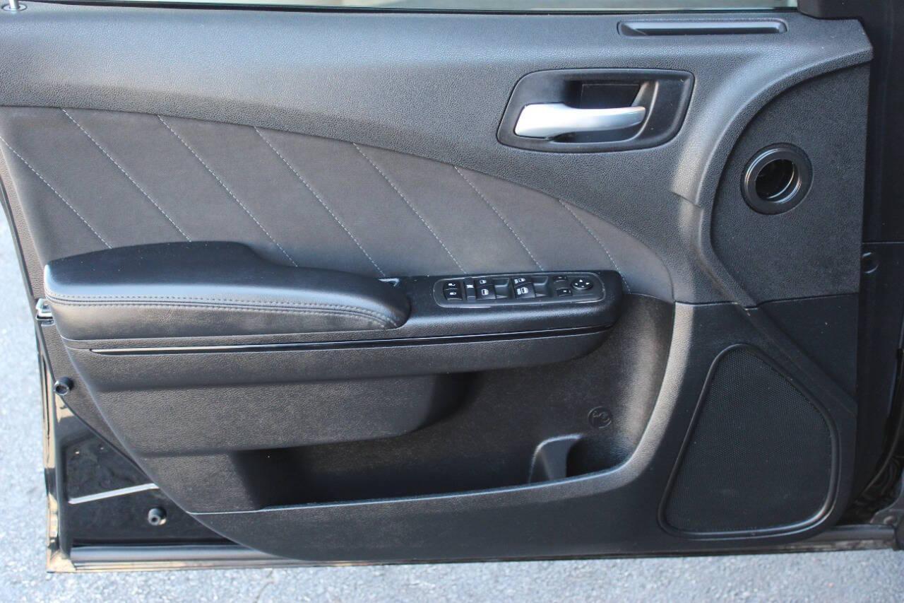 2022 Black Dodge Charger SXT (2C3CDXBGXNH) with an 3.6L V6 DOHC 24V engine, 8A transmission, located at 4301 NW 39th , Oklahoma City, OK, 73112, (405) 949-5600, 35.512135, -97.598671 - NO DRIVERS LICENCE NO-FULL COVERAGE INSURANCE-NO CREDIT CHECK. COME ON OVER TO SUPERSPORTS AND TAKE A LOOK AND TEST DRIVE. PLEASE GIVE US A CALL AT (405) 949-5600. NO LICENSIA DE MANEJAR- NO SEGURO DE COBERTURA TOTAL- NO VERIFICACCION DE CREDITO. POR FAVOR VENGAN A SUPERSPORTS, ECHE UN - Photo#16