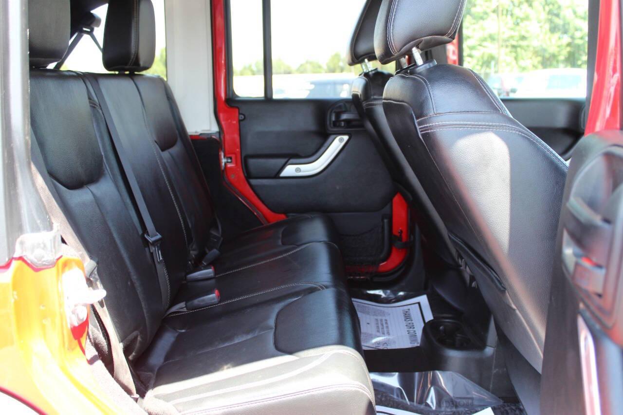 2017 Red Jeep Wrangler Unlimited Rubicon 4WD (1C4BJWFGXHL) with an 3.6L V6 DOHC 24V FFV engine, Automatic 5-Speed transmission, located at 4301 NW 39th , Oklahoma City, OK, 73112, (405) 949-5600, 35.512135, -97.598671 - NO DRIVERS LICENCE -NO FULL COVERAGE INSURANCE - NO CREDIT CHECK. COME ON OVER TO SUPERSPORTS, TAKE A LOOK AND TEST DRIVE. PLEASE GIVE US A CALL AT (405) 949-5600. NO LICENCIA DE CONDUCIR - NO SEGURO DE COBERTURA TOTAL - NO VERIFICACION DE CREDITO. VISITENOS EN SUPERSPORTS, MIRE NUESTRO - Photo#10