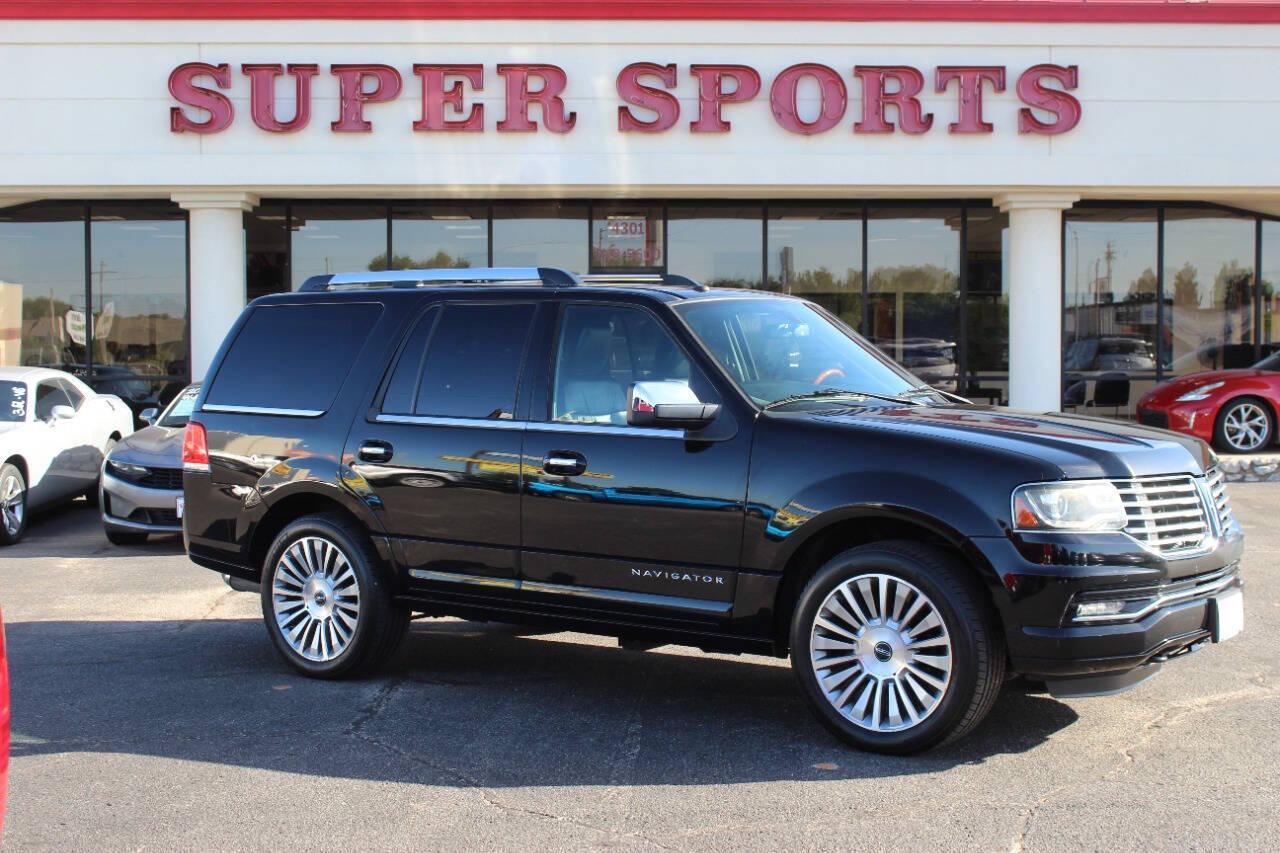 2017 Black Lincoln Navigator Select 2WD (5LMJJ2HT3HE) with an 3.5L V6 DOHC 24V FFV engine, 6A transmission, located at 4301 NW 39th , Oklahoma City, OK, 73112, (405) 949-5600, 35.512135, -97.598671 - NO DRIVERS LICENCE -NO FULL COVERAGE INSURANCE - NO CREDIT CHECK. COME ON OVER TO SUPERSPORTS, TAKE A LOOK AND TEST DRIVE. PLEASE GIVE US A CALL AT (405) 949-5600. NO LICENCIA DE CONDUCIR - NO SEGURO DE COBERTURA TOTAL - NO VERIFICACION DE CREDITO. VISITENOS EN SUPERSPORTS, MIRE NUESTRO - Photo#0