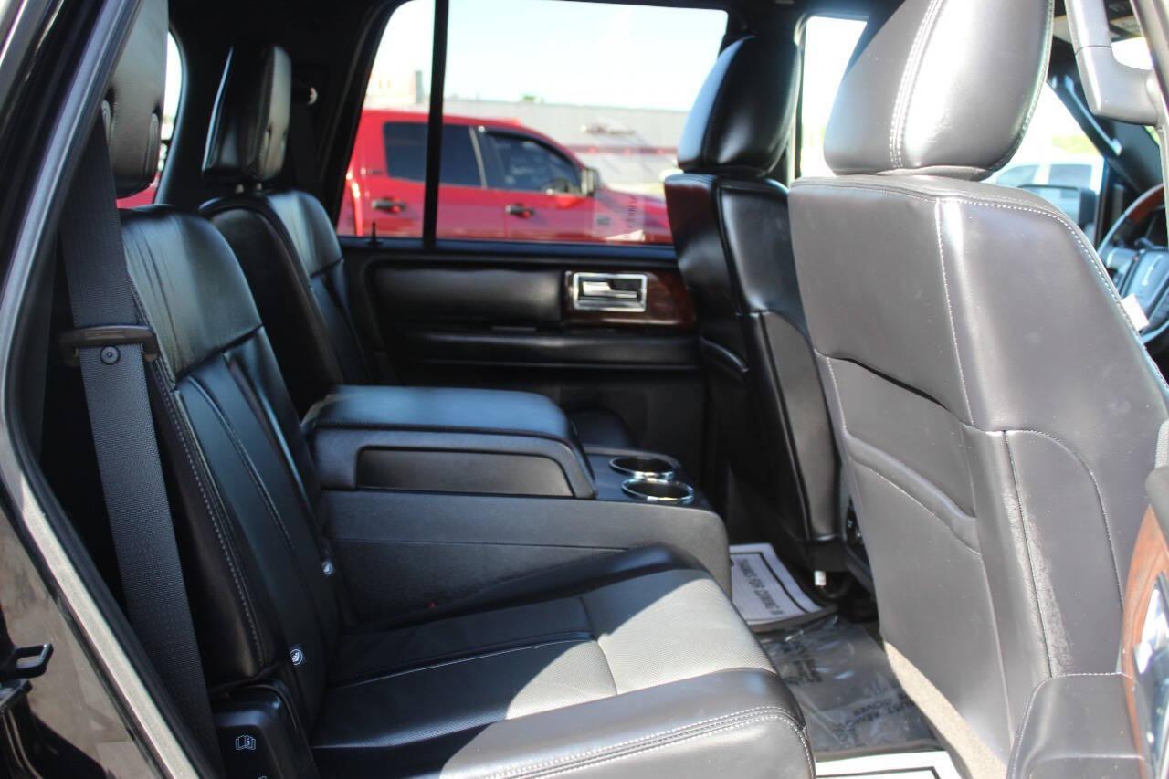 2017 Black Lincoln Navigator Select 2WD (5LMJJ2HT3HE) with an 3.5L V6 DOHC 24V FFV engine, 6A transmission, located at 4301 NW 39th , Oklahoma City, OK, 73112, (405) 949-5600, 35.512135, -97.598671 - NO DRIVERS LICENCE -NO FULL COVERAGE INSURANCE - NO CREDIT CHECK. COME ON OVER TO SUPERSPORTS, TAKE A LOOK AND TEST DRIVE. PLEASE GIVE US A CALL AT (405) 949-5600. NO LICENCIA DE CONDUCIR - NO SEGURO DE COBERTURA TOTAL - NO VERIFICACION DE CREDITO. VISITENOS EN SUPERSPORTS, MIRE NUESTRO - Photo#10