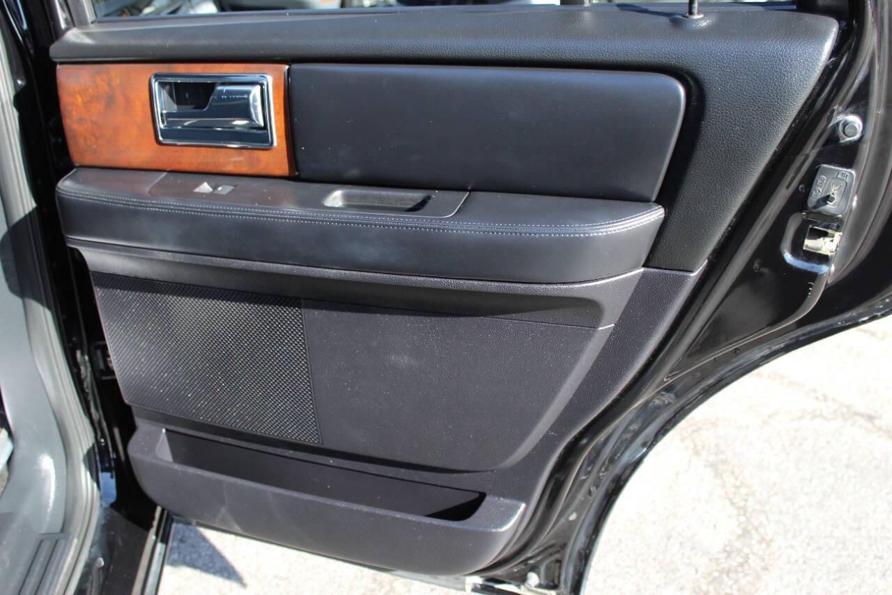 2017 Black Lincoln Navigator Select 2WD (5LMJJ2HT3HE) with an 3.5L V6 DOHC 24V FFV engine, 6A transmission, located at 4301 NW 39th , Oklahoma City, OK, 73112, (405) 949-5600, 35.512135, -97.598671 - NO DRIVERS LICENCE -NO FULL COVERAGE INSURANCE - NO CREDIT CHECK. COME ON OVER TO SUPERSPORTS, TAKE A LOOK AND TEST DRIVE. PLEASE GIVE US A CALL AT (405) 949-5600. NO LICENCIA DE CONDUCIR - NO SEGURO DE COBERTURA TOTAL - NO VERIFICACION DE CREDITO. VISITENOS EN SUPERSPORTS, MIRE NUESTRO - Photo#11