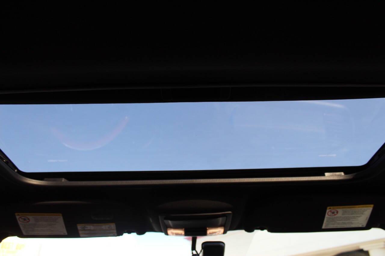 2017 Black Lincoln Navigator Select 2WD (5LMJJ2HT3HE) with an 3.5L V6 DOHC 24V FFV engine, 6A transmission, located at 4301 NW 39th , Oklahoma City, OK, 73112, (405) 949-5600, 35.512135, -97.598671 - NO DRIVERS LICENCE -NO FULL COVERAGE INSURANCE - NO CREDIT CHECK. COME ON OVER TO SUPERSPORTS, TAKE A LOOK AND TEST DRIVE. PLEASE GIVE US A CALL AT (405) 949-5600. NO LICENCIA DE CONDUCIR - NO SEGURO DE COBERTURA TOTAL - NO VERIFICACION DE CREDITO. VISITENOS EN SUPERSPORTS, MIRE NUESTRO - Photo#19