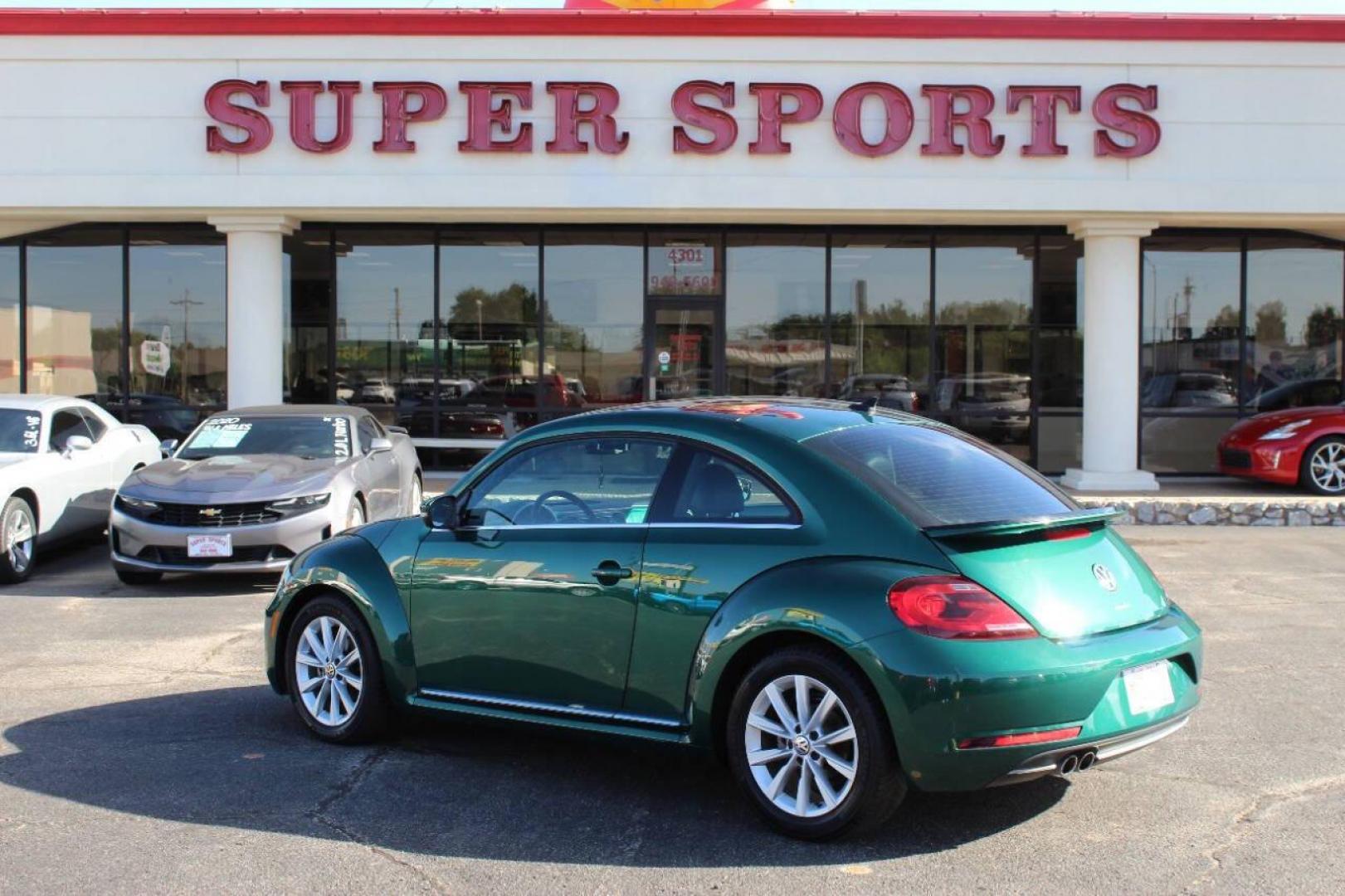 2018 Green Volkswagen Beetle 2.0T SE (3VWJD7AT8JM) with an 2.0L L4 DOHC 16V engine, 6A transmission, located at 4301 NW 39th , Oklahoma City, OK, 73112, (405) 949-5600, 35.512135, -97.598671 - Photo#5