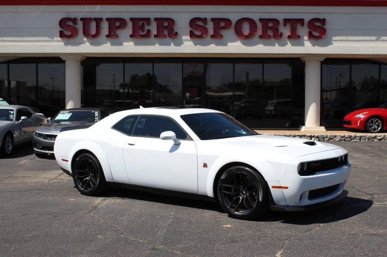 2023 White Dodge Challenger R/T Scat Pack (2C3CDZFJ0PH) with an 6.2L V8 OHV 16V engine, 6A transmission, located at 4301 NW 39th , Oklahoma City, OK, 73112, (405) 949-5600, 35.512135, -97.598671 - NO DRIVERS LICENCE -NO FULL COVERAGE INSURANCE - NO CREDIT CHECK. COME ON OVER TO SUPERSPORTS, TAKE A LOOK AND TEST DRIVE. PLEASE GIVE US A CALL AT (405) 949-5600. NO LICENCIA DE CONDUCIR - NO SEGURO DE COBERTURA TOTAL - NO VERIFICACION DE CREDITO. VISITENOS EN SUPERSPORTS, MIRE NUESTRO - Photo#0