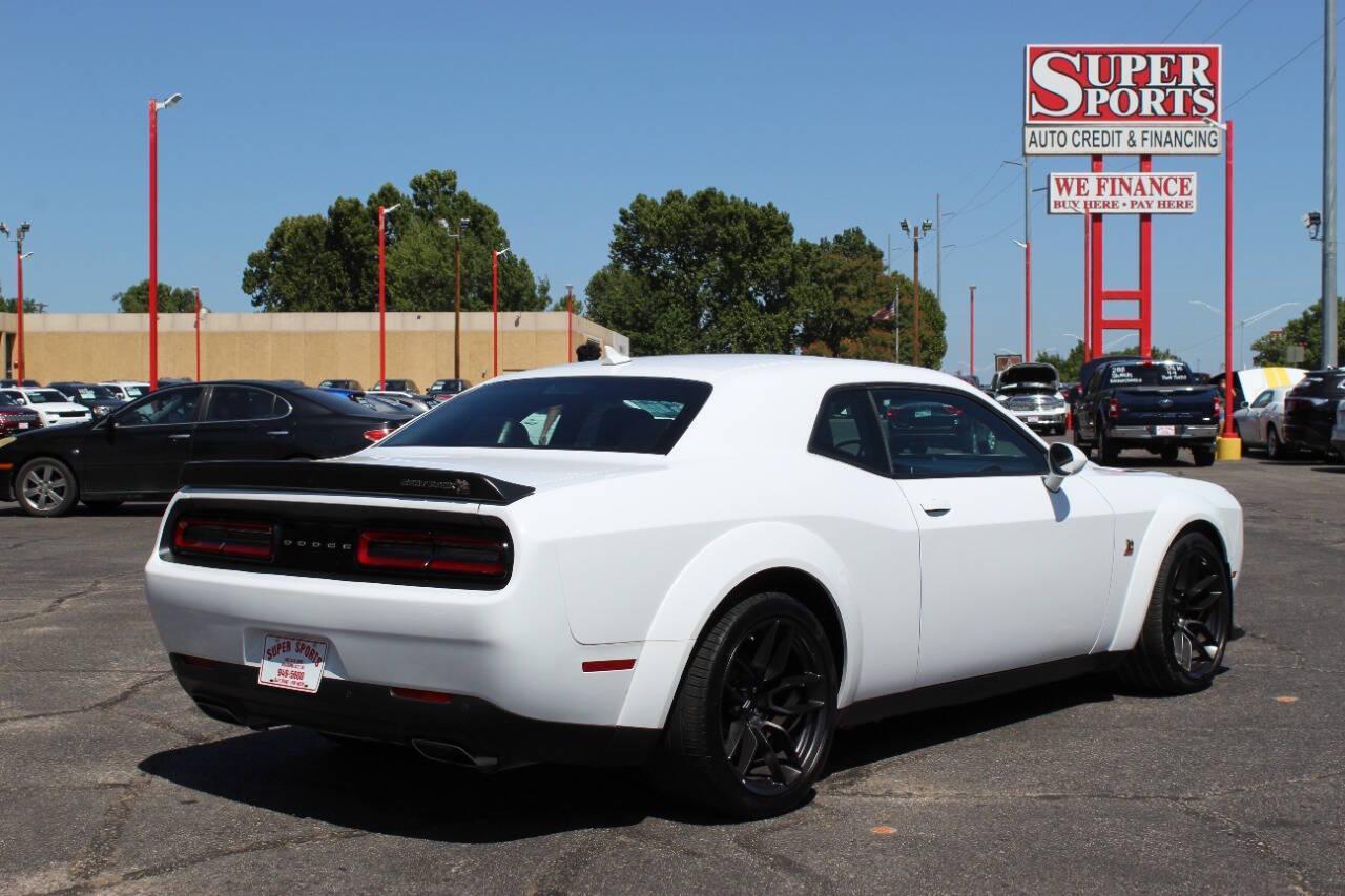 2023 White Dodge Challenger R/T Scat Pack (2C3CDZFJ0PH) with an 6.2L V8 OHV 16V engine, 6A transmission, located at 4301 NW 39th , Oklahoma City, OK, 73112, (405) 949-5600, 35.512135, -97.598671 - NO DRIVERS LICENCE -NO FULL COVERAGE INSURANCE - NO CREDIT CHECK. COME ON OVER TO SUPERSPORTS, TAKE A LOOK AND TEST DRIVE. PLEASE GIVE US A CALL AT (405) 949-5600. NO LICENCIA DE CONDUCIR - NO SEGURO DE COBERTURA TOTAL - NO VERIFICACION DE CREDITO. VISITENOS EN SUPERSPORTS, MIRE NUESTRO - Photo#3